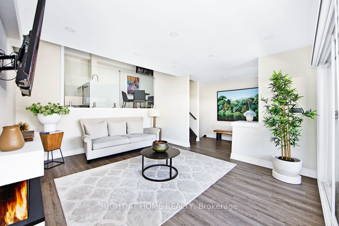 269 Milestone Crescent Property Photo 4