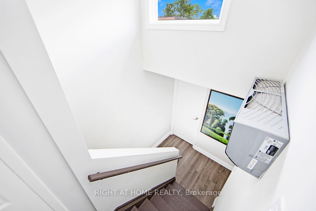 269 Milestone Crescent Property Photo 15