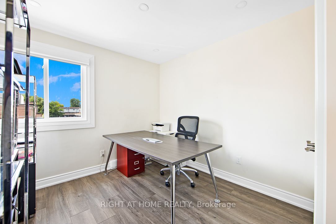 269 Milestone Crescent Property Photo 19