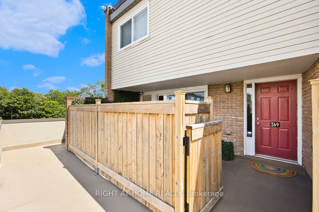 269 Milestone Crescent Property Photo 23