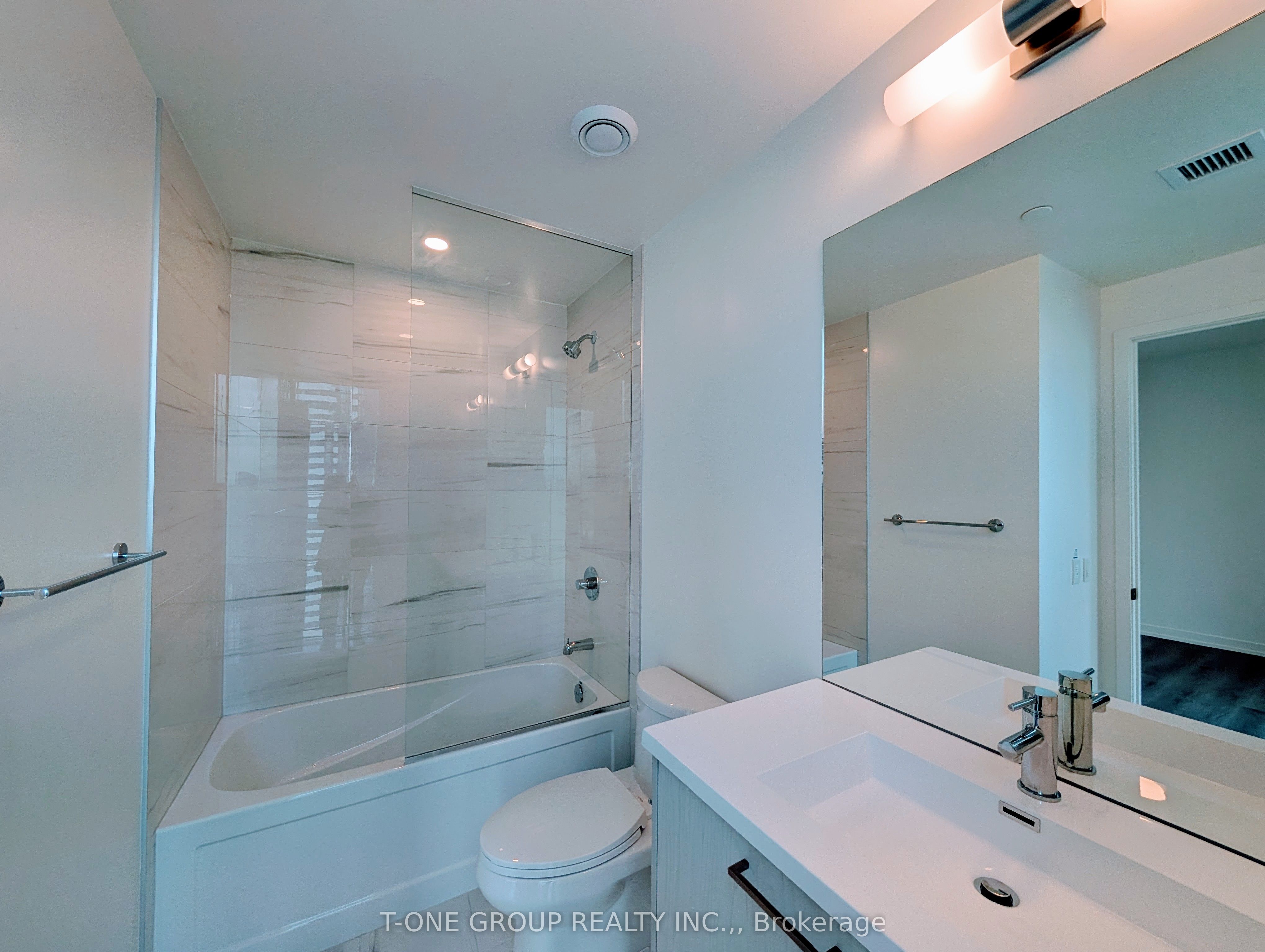28 Interchange Way 3512 Property Photo 7