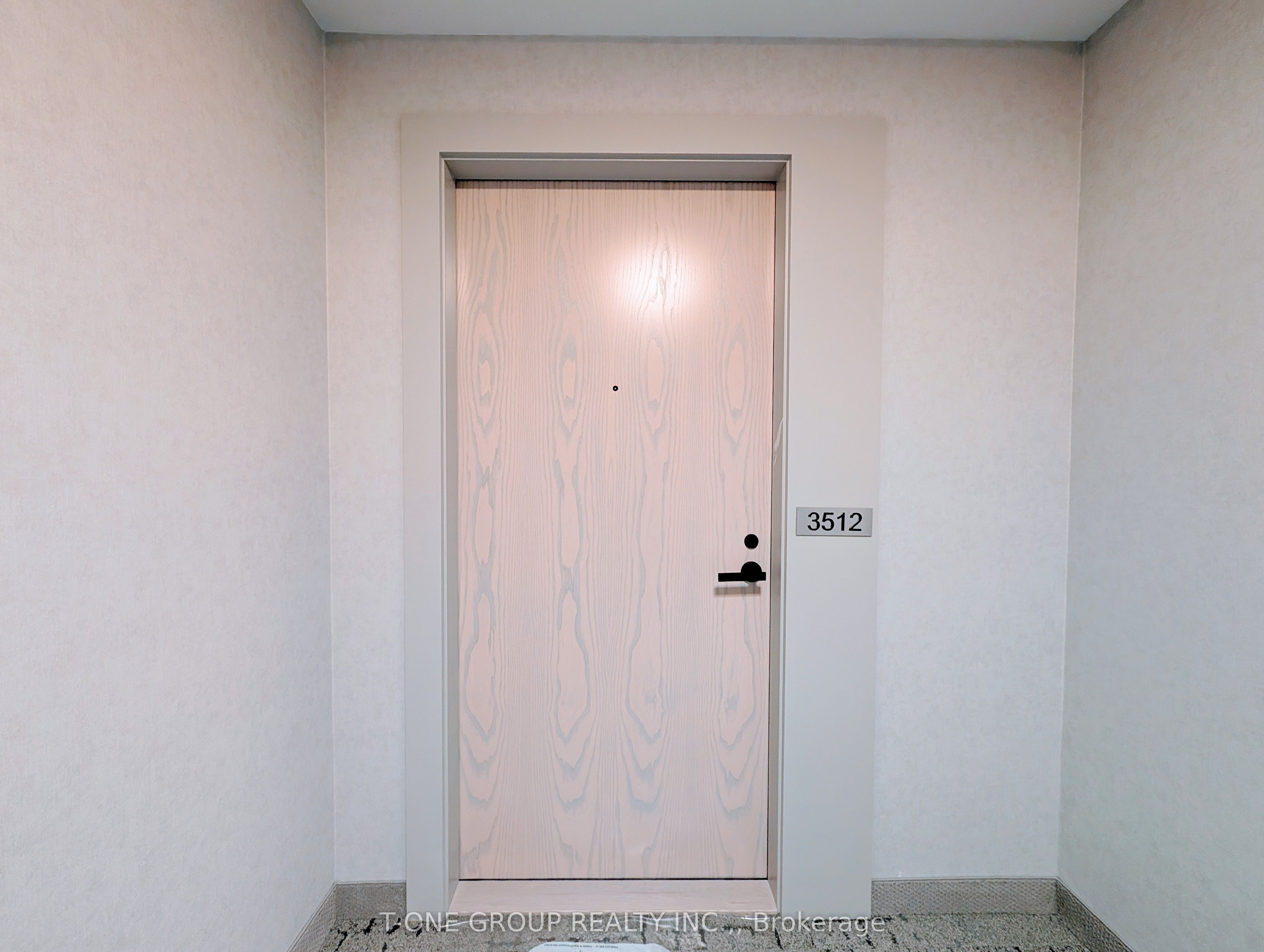 28 Interchange Way 3512 Property Photo 9