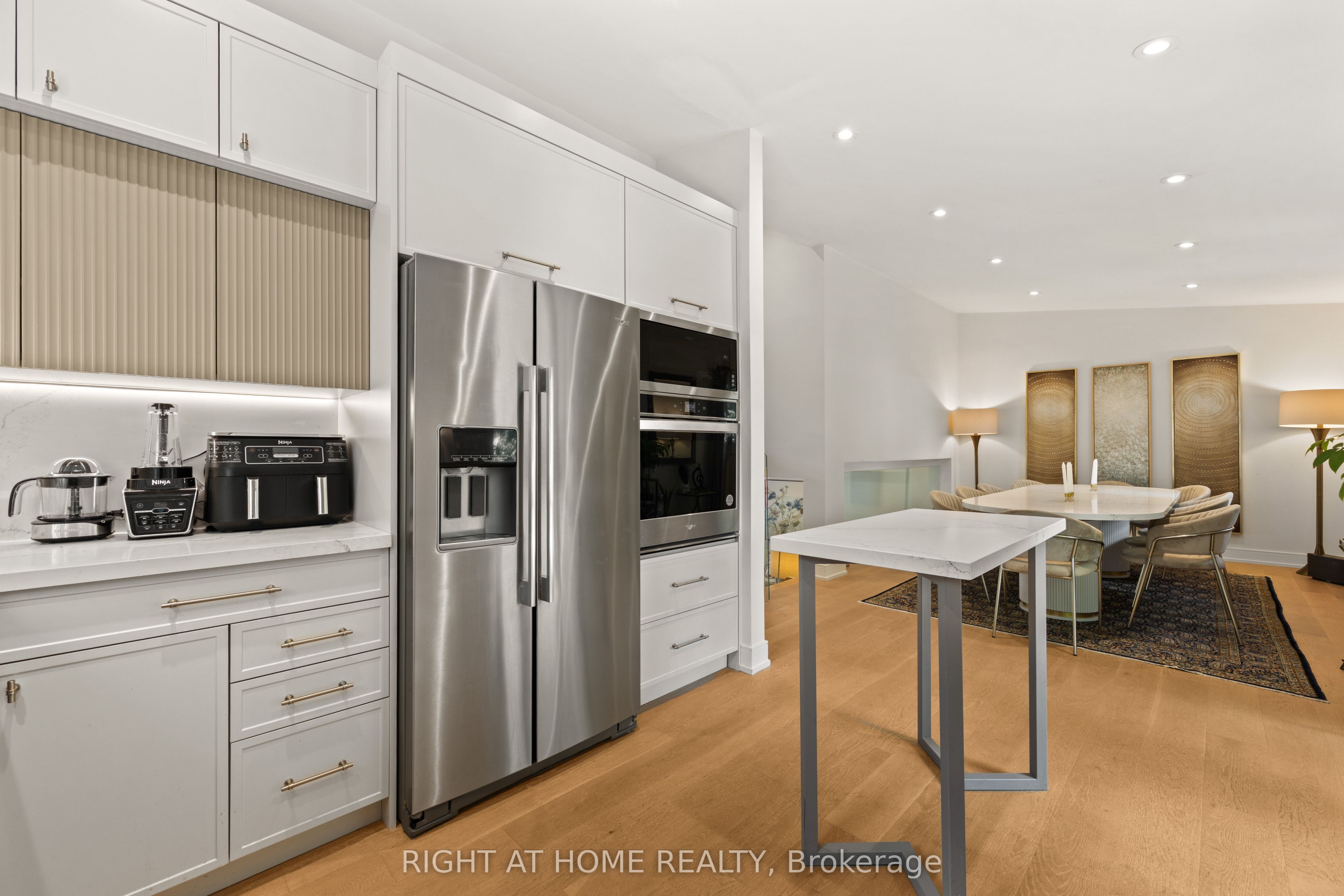 262 Yorkshire Drive Property Photo 13