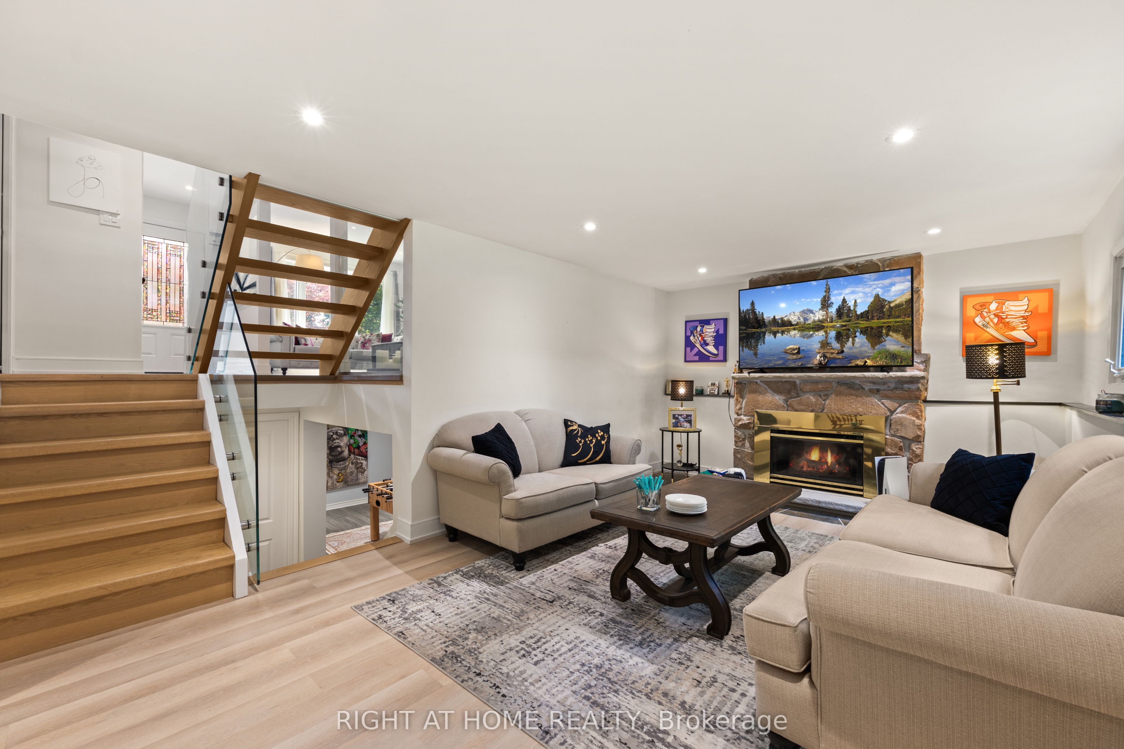 262 Yorkshire Drive Property Photo 21