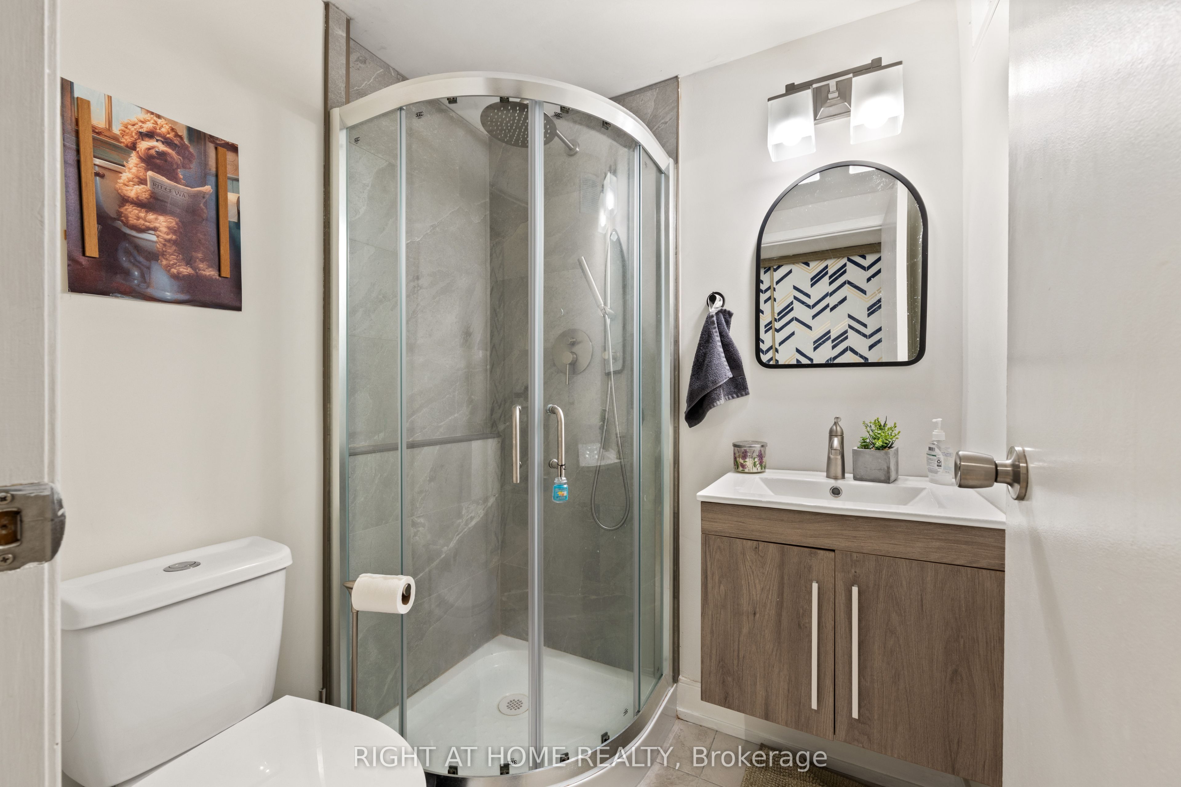 262 Yorkshire Drive Property Photo 24