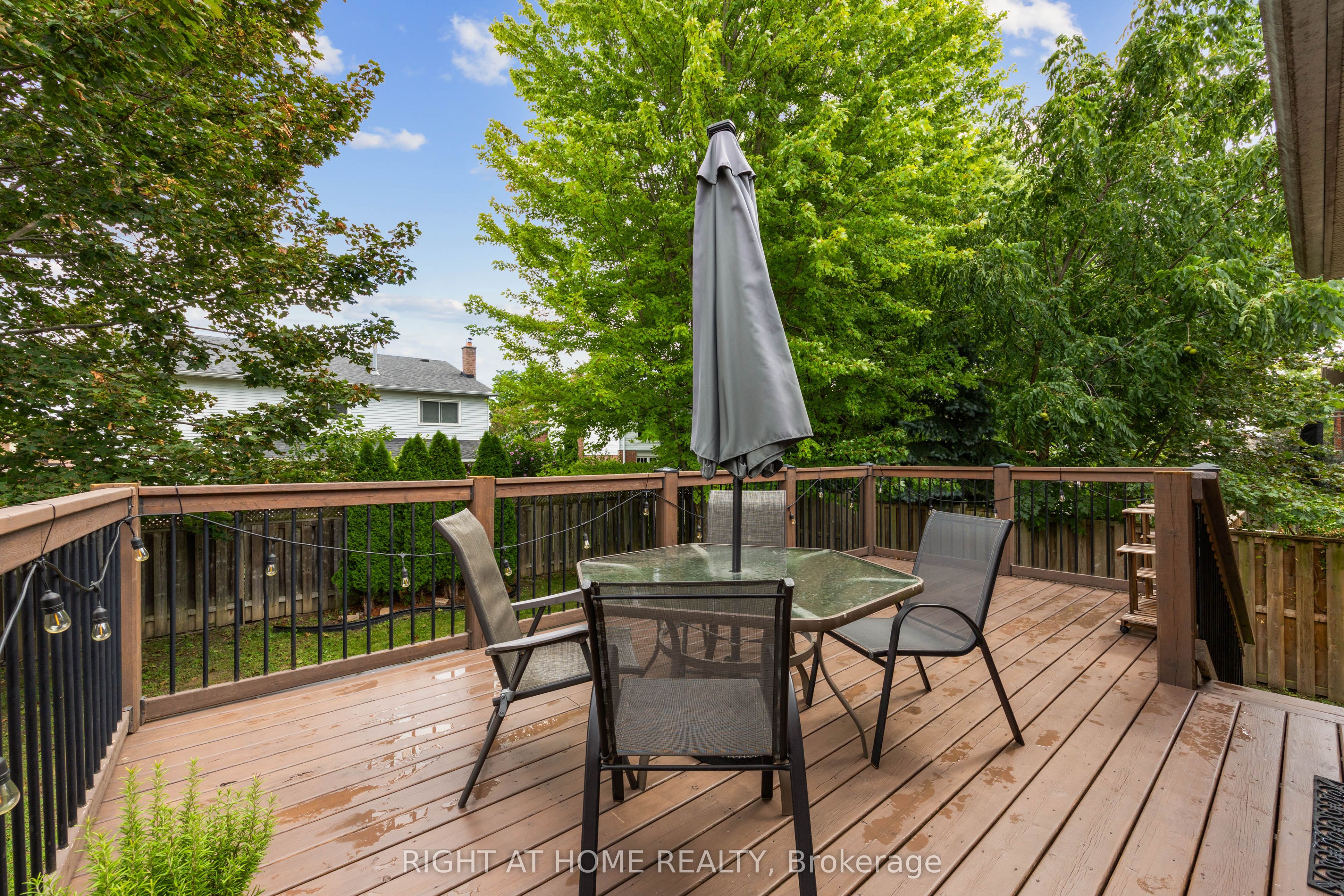 262 Yorkshire Drive Property Photo 26