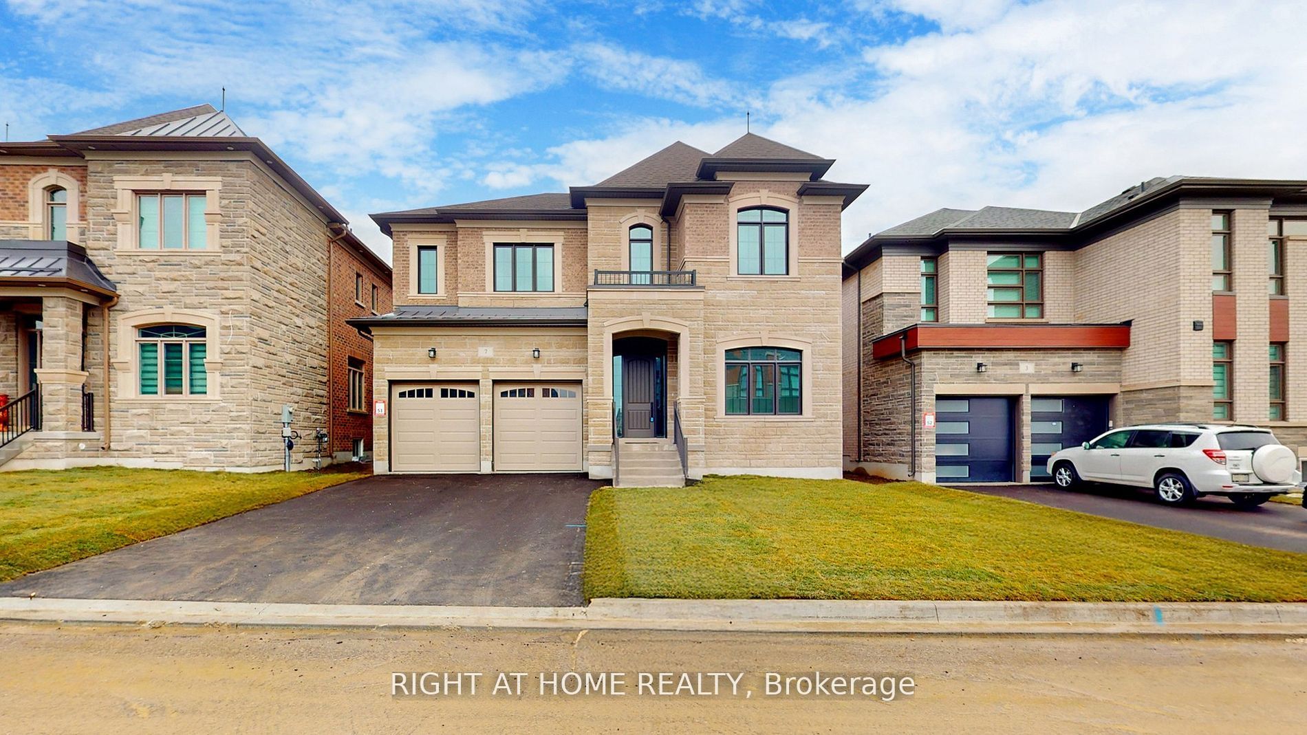 7 Adario Crescent Property Photo 1