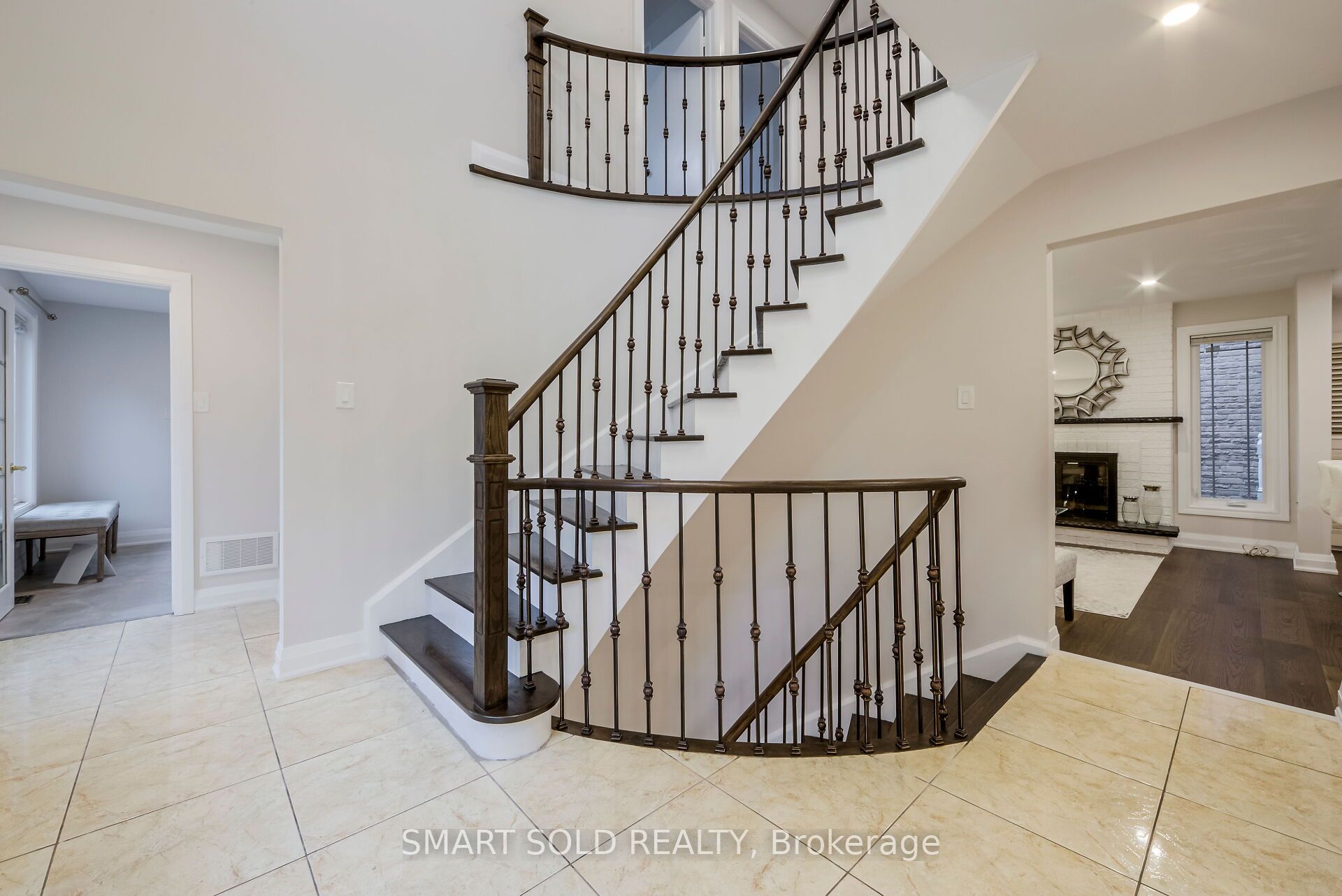 1 Tiffany Gate Property Photo 4