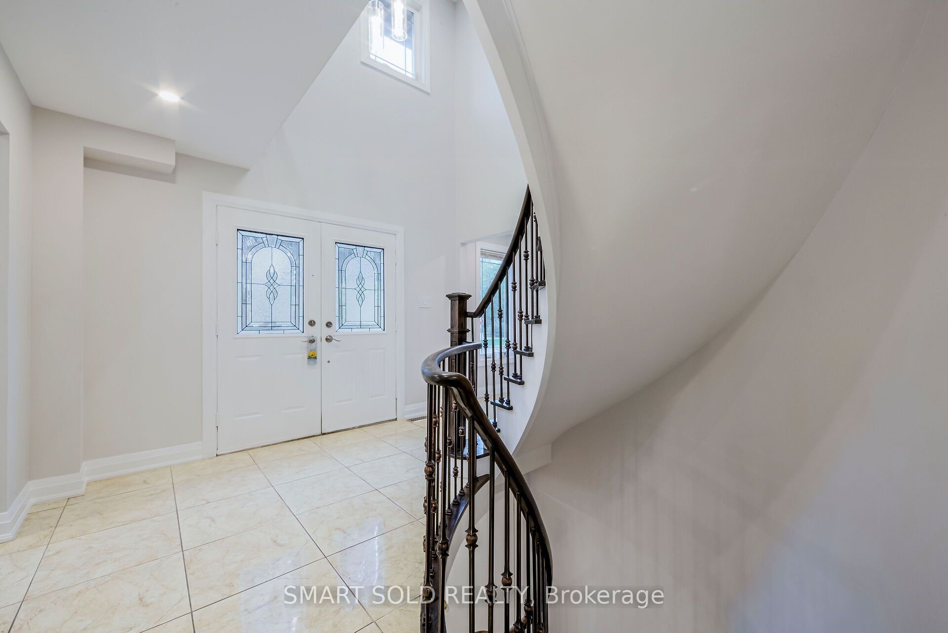 1 Tiffany Gate Property Photo 5
