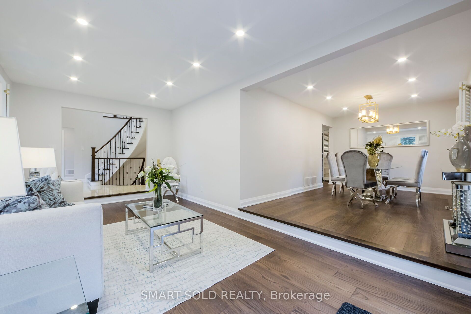 1 Tiffany Gate Property Photo 8