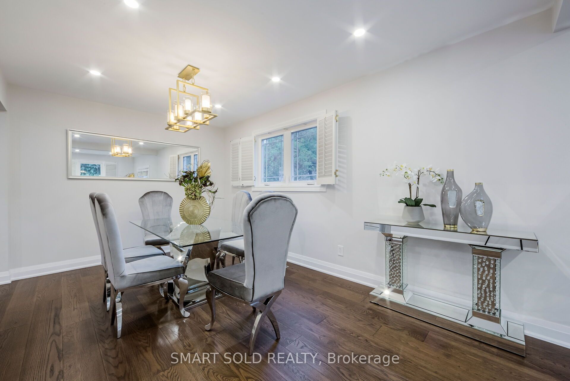 1 Tiffany Gate Property Photo 11