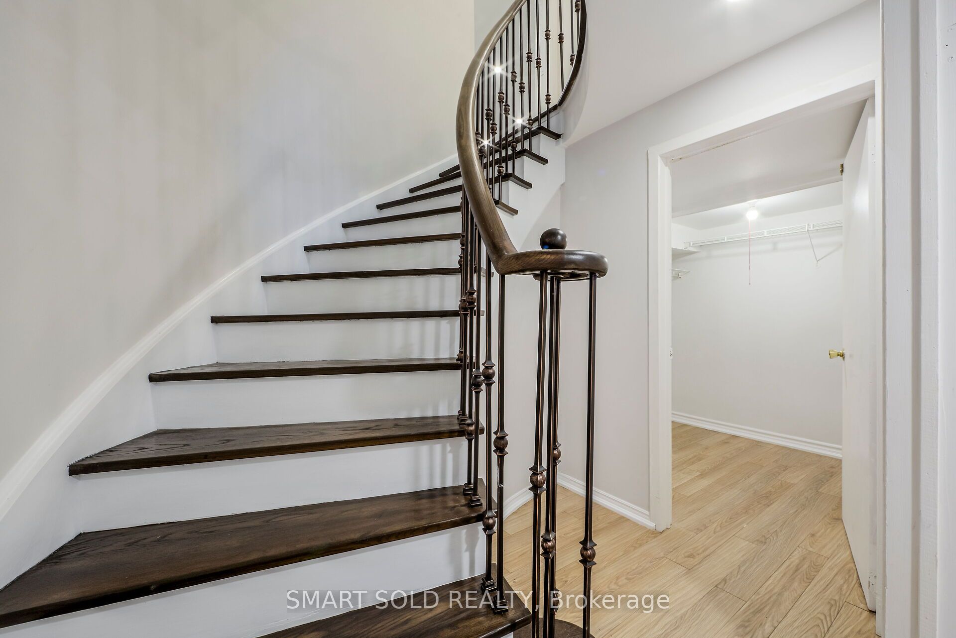 1 Tiffany Gate Property Photo 38
