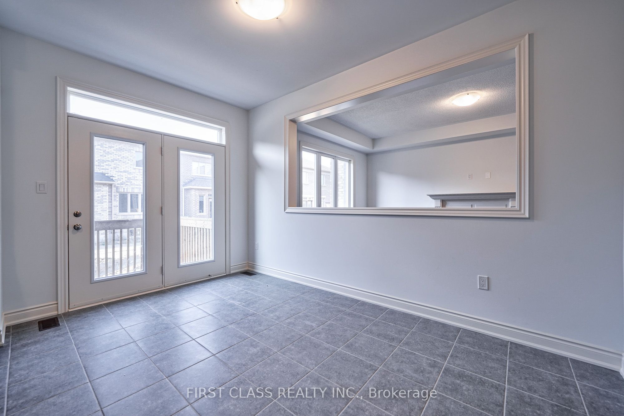 325 Boundary Boulevard Property Photo 16