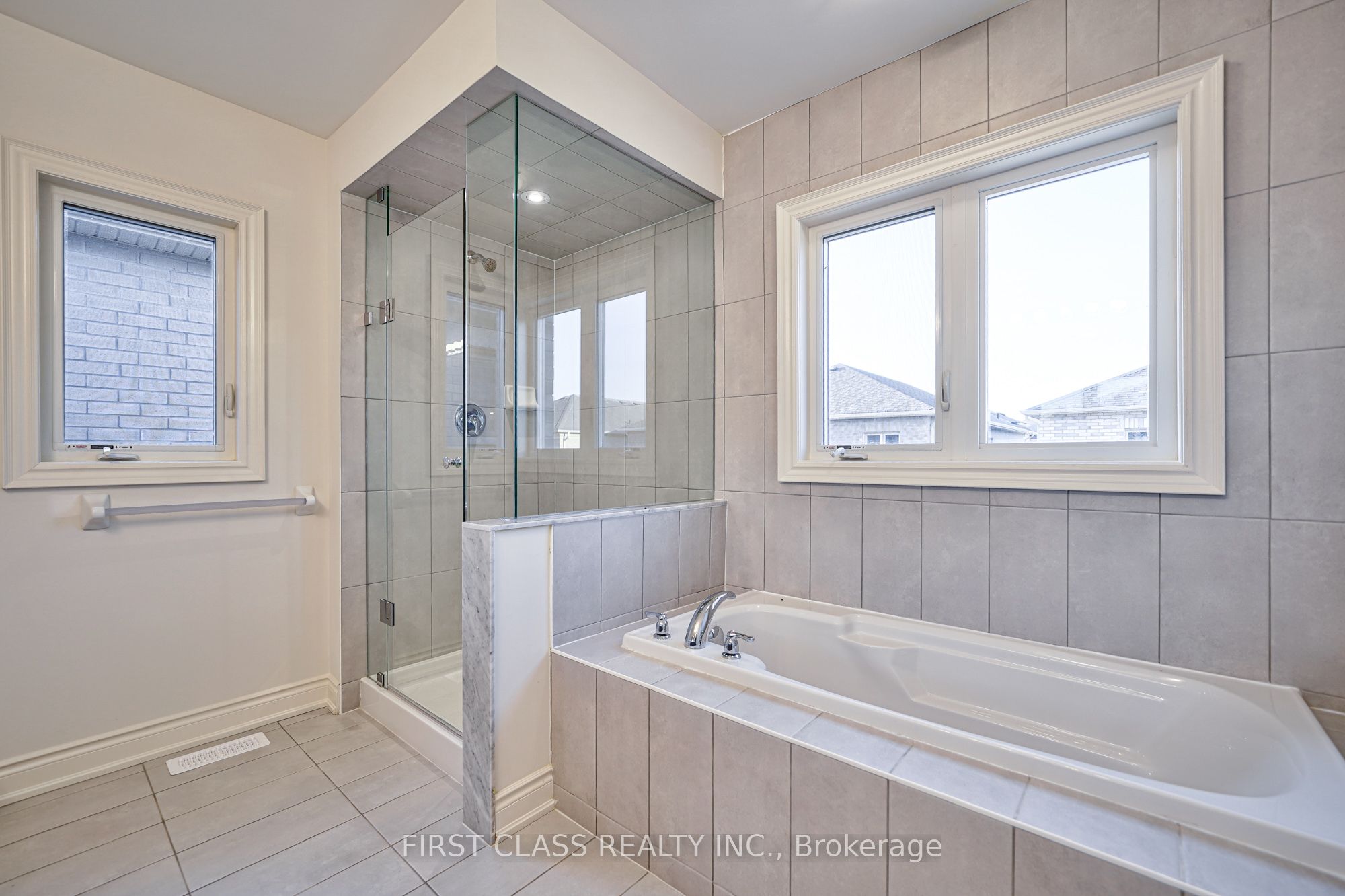 325 Boundary Boulevard Property Photo 21