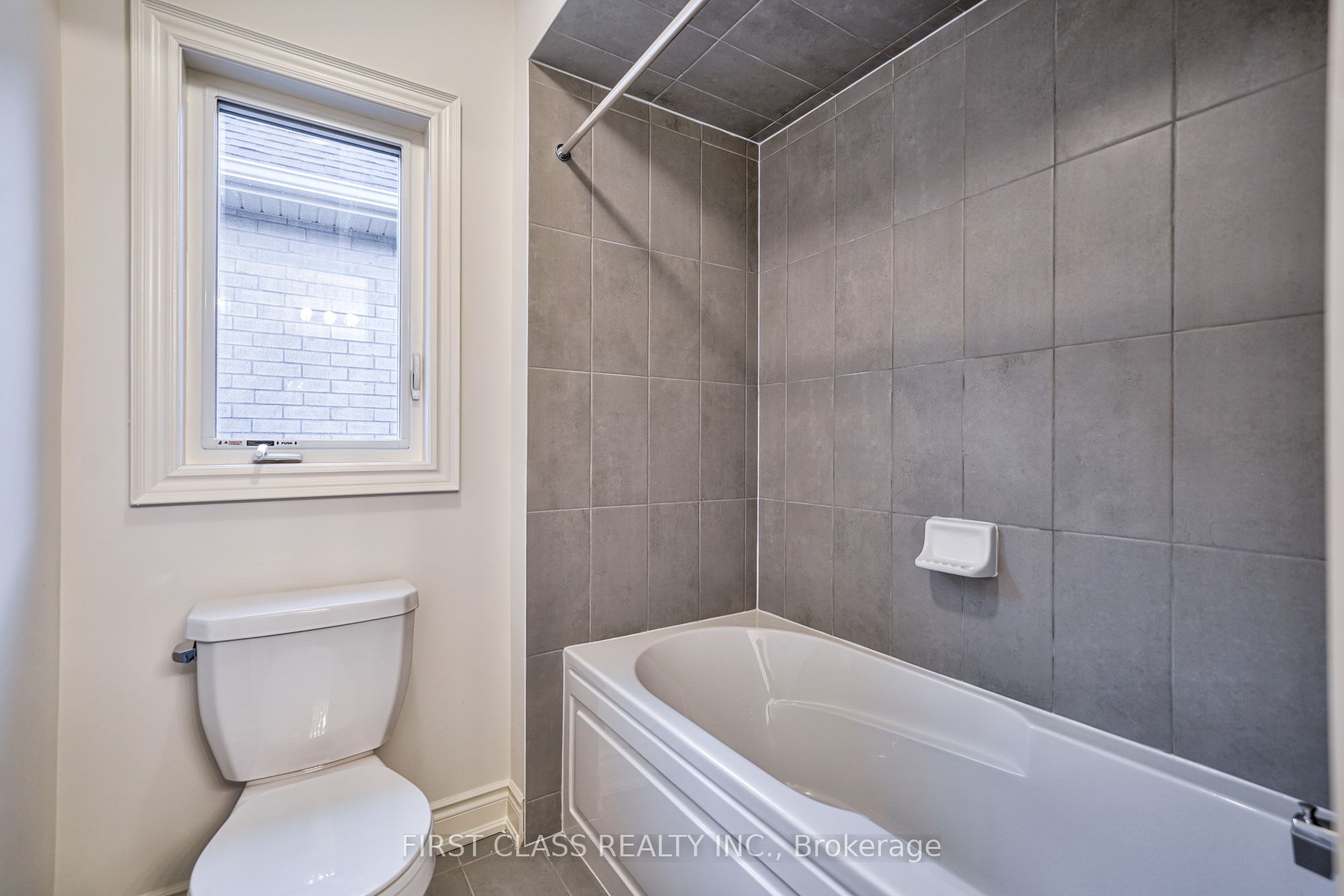 325 Boundary Boulevard Property Photo 25