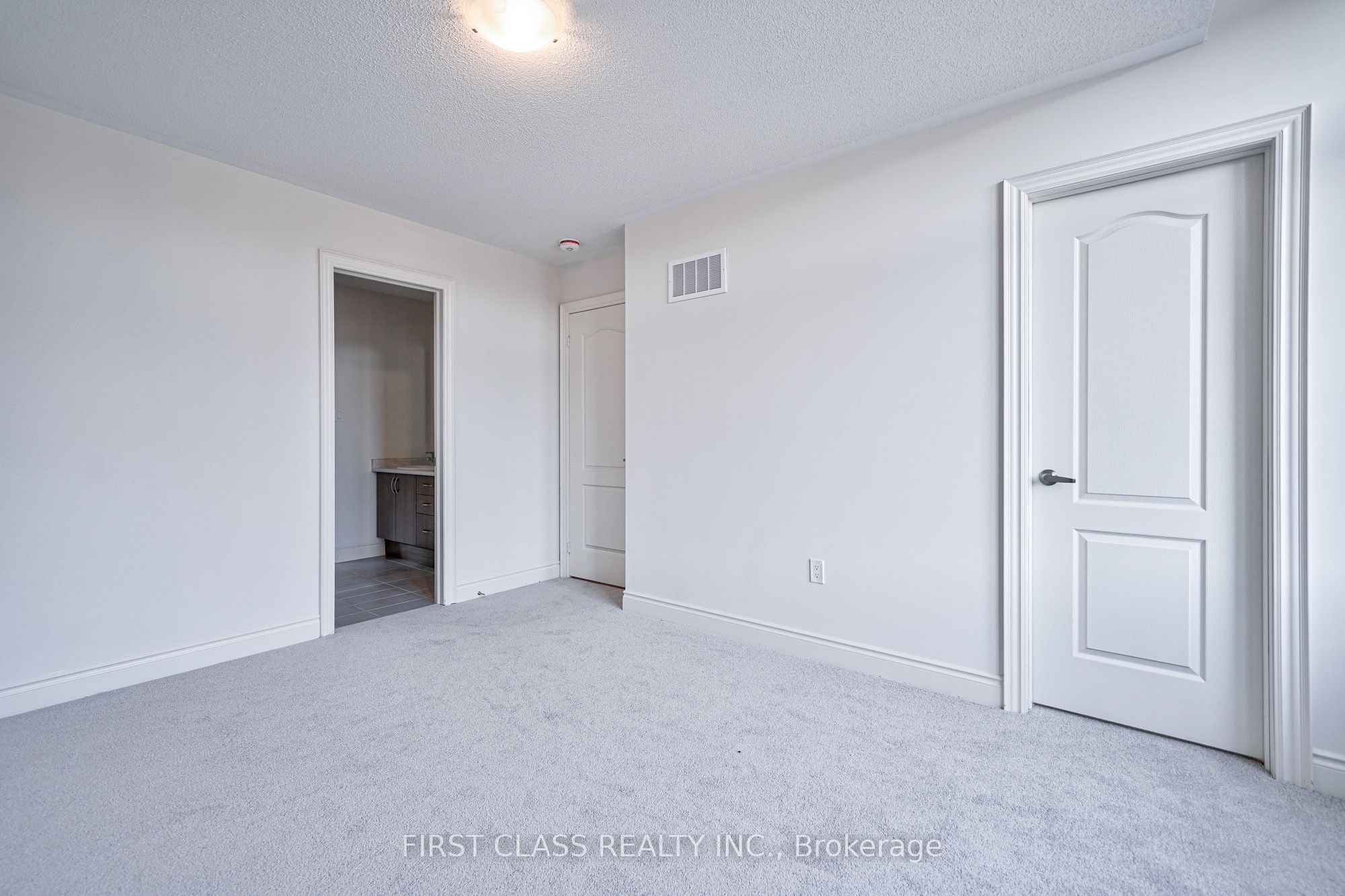 325 Boundary Boulevard Property Photo 28