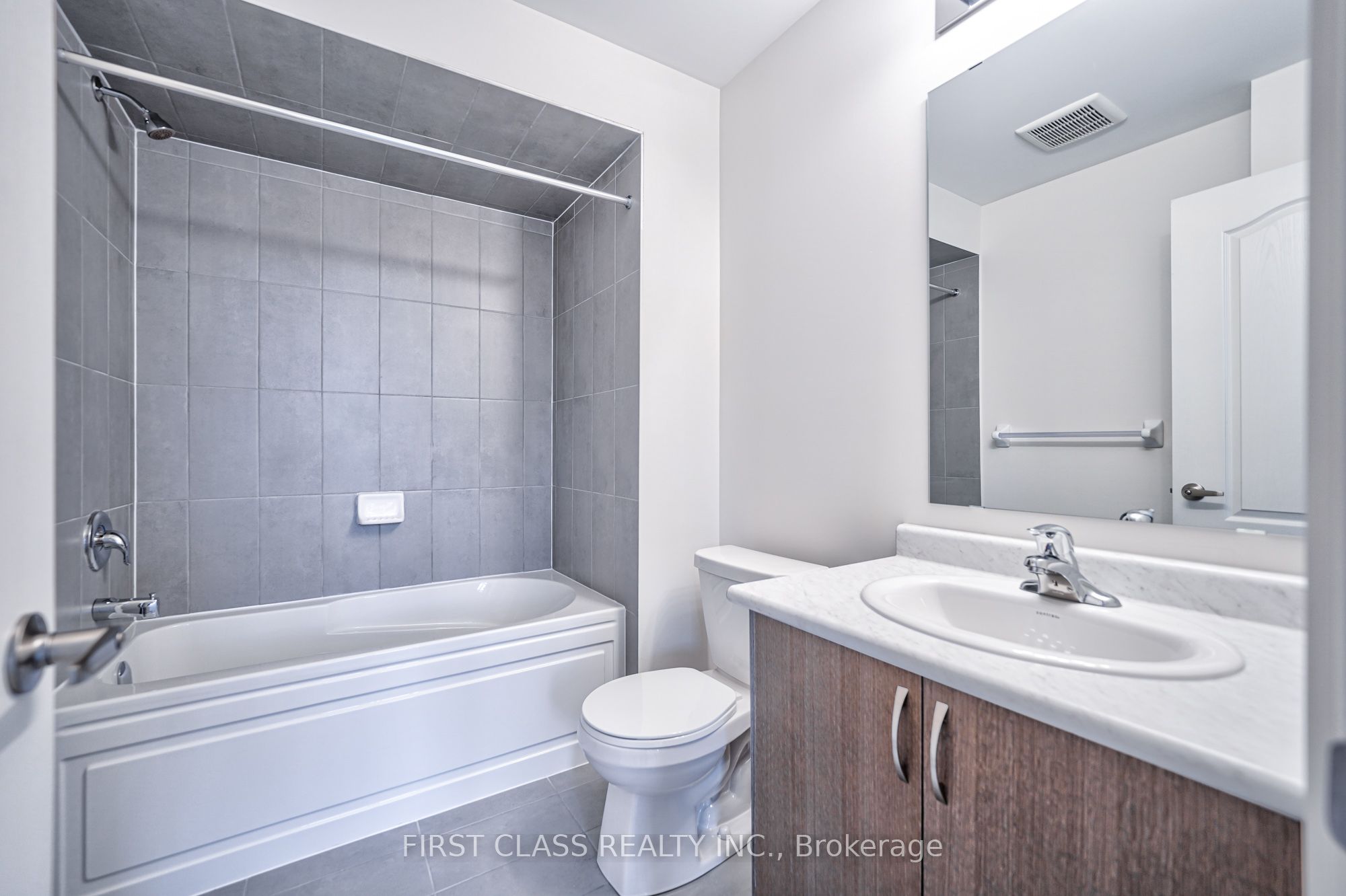 325 Boundary Boulevard Property Photo 31