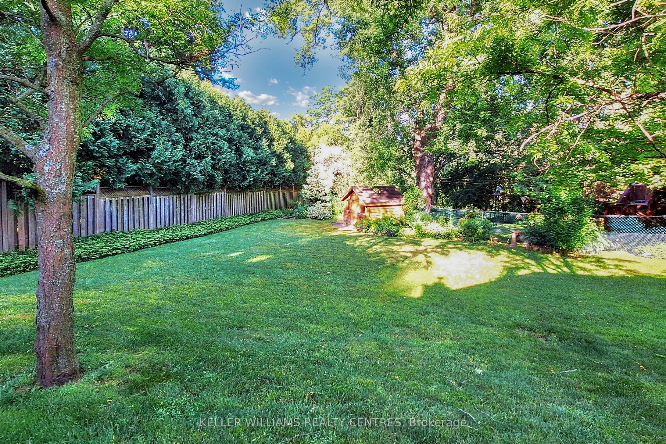 27 Hawthorne Lane Property Photo 5