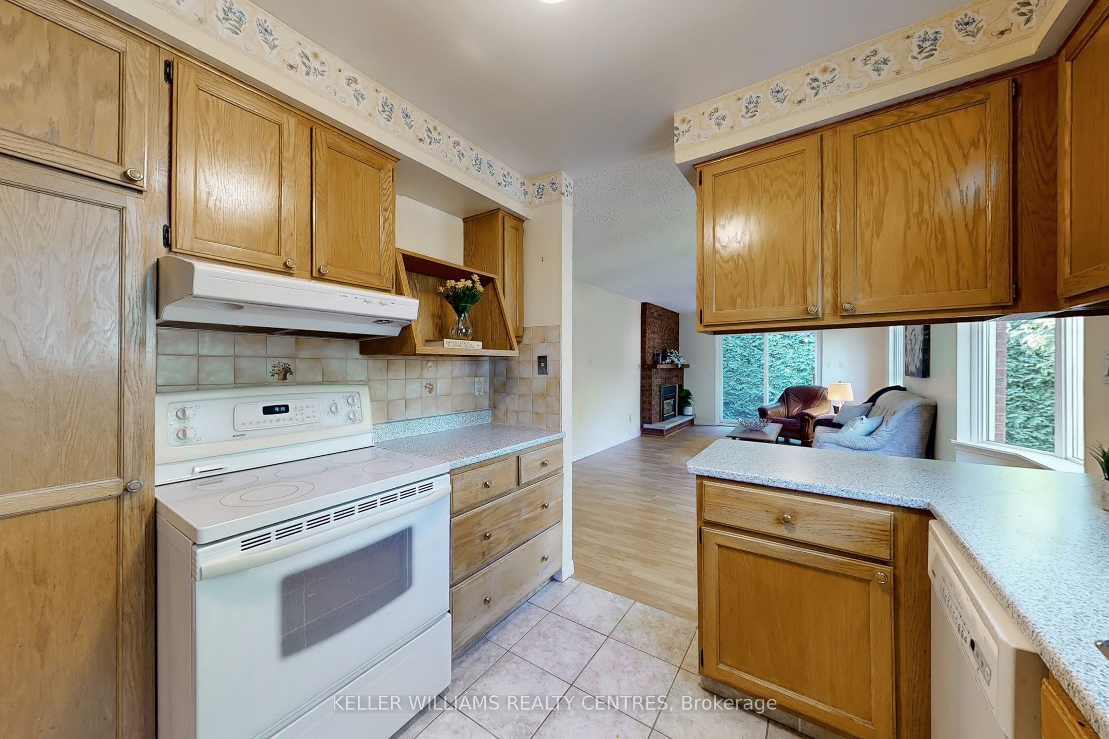 27 Hawthorne Lane Property Photo 16