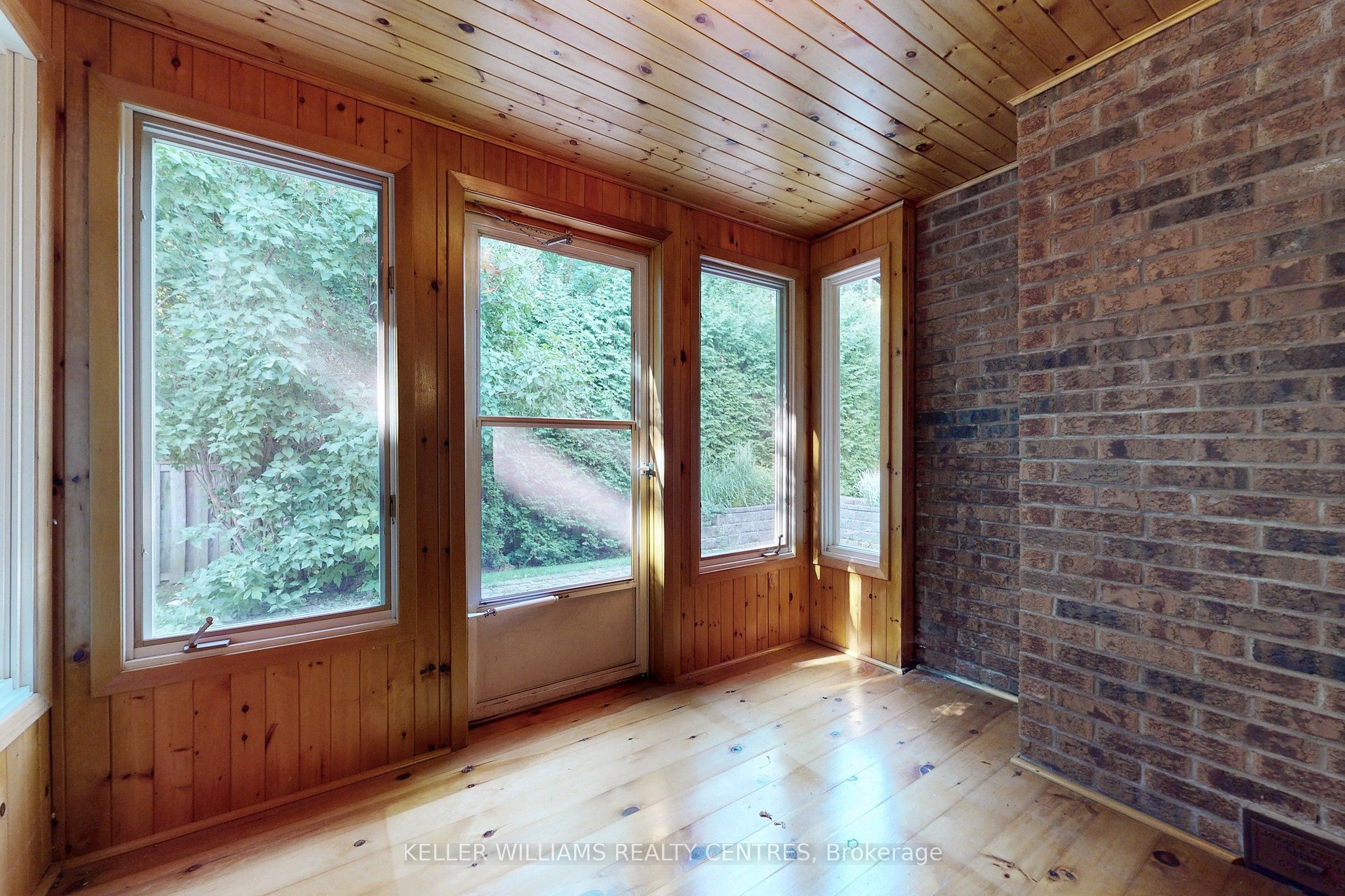 27 Hawthorne Lane Property Photo 17