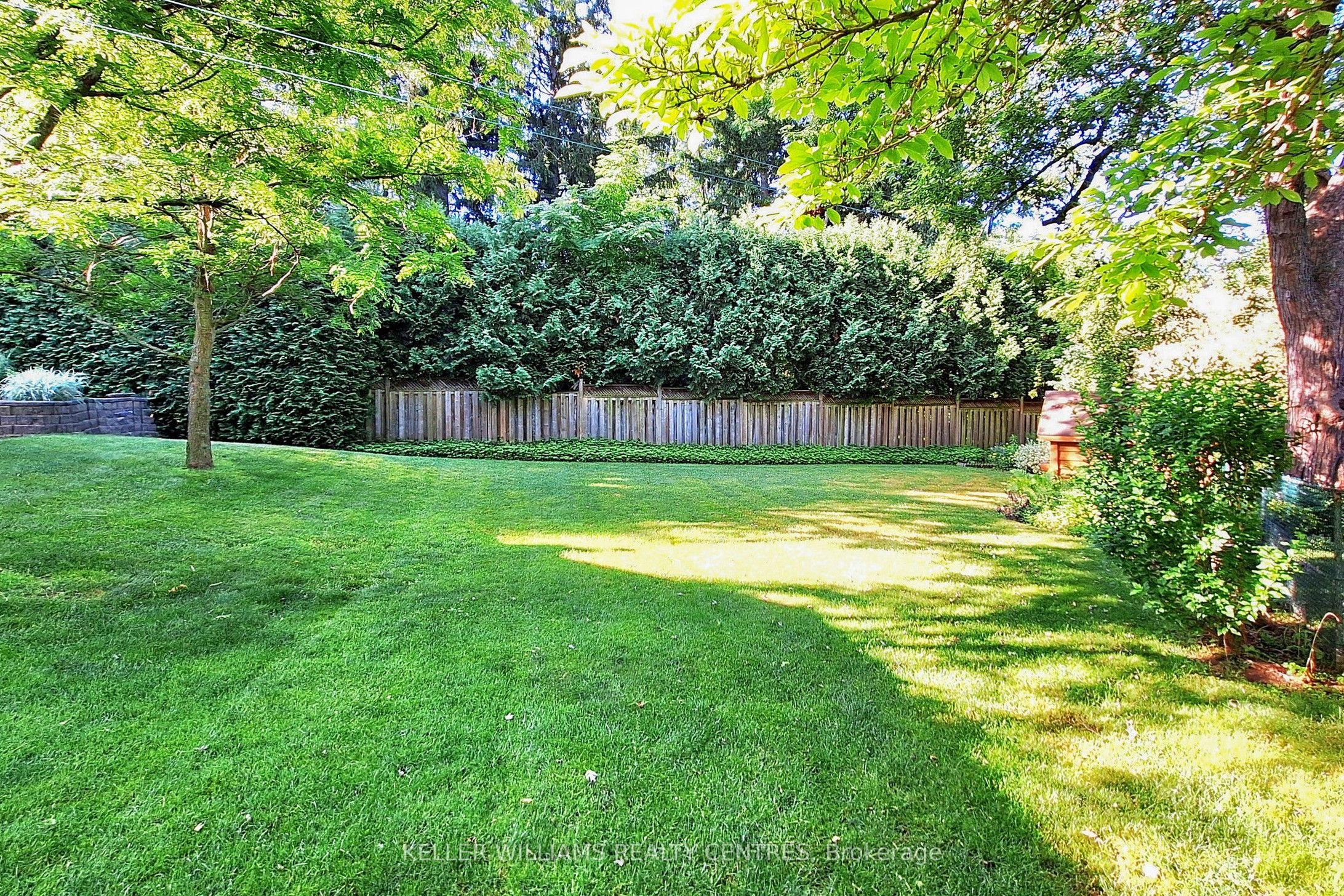 27 Hawthorne Lane Property Photo 32