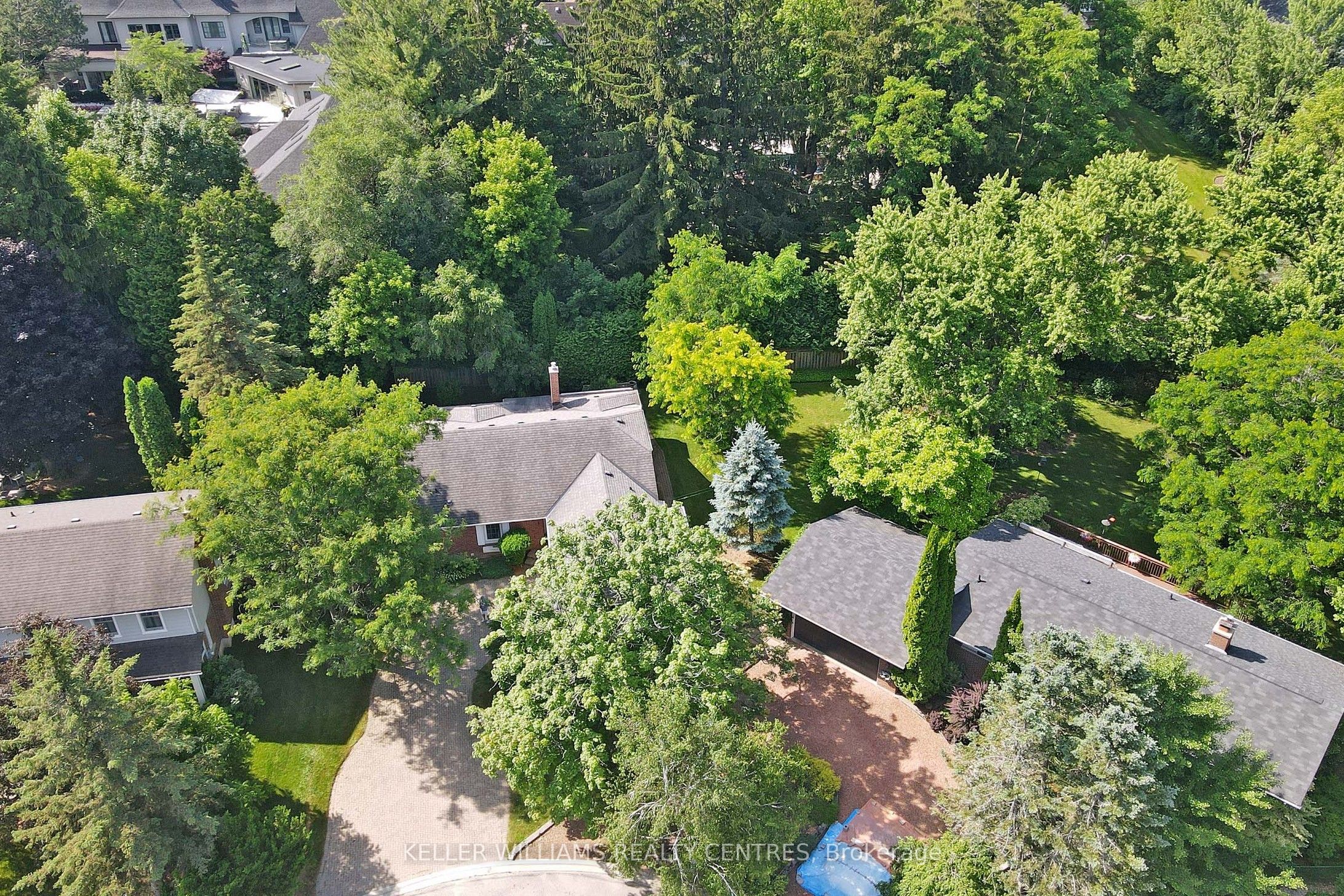 27 Hawthorne Lane Property Photo 33