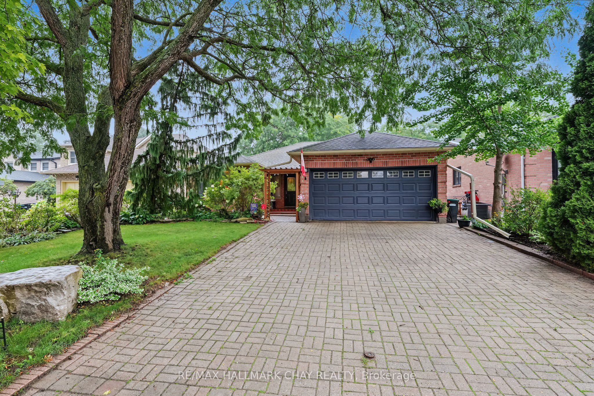 66 Hutchinson Drive Property Photo 1