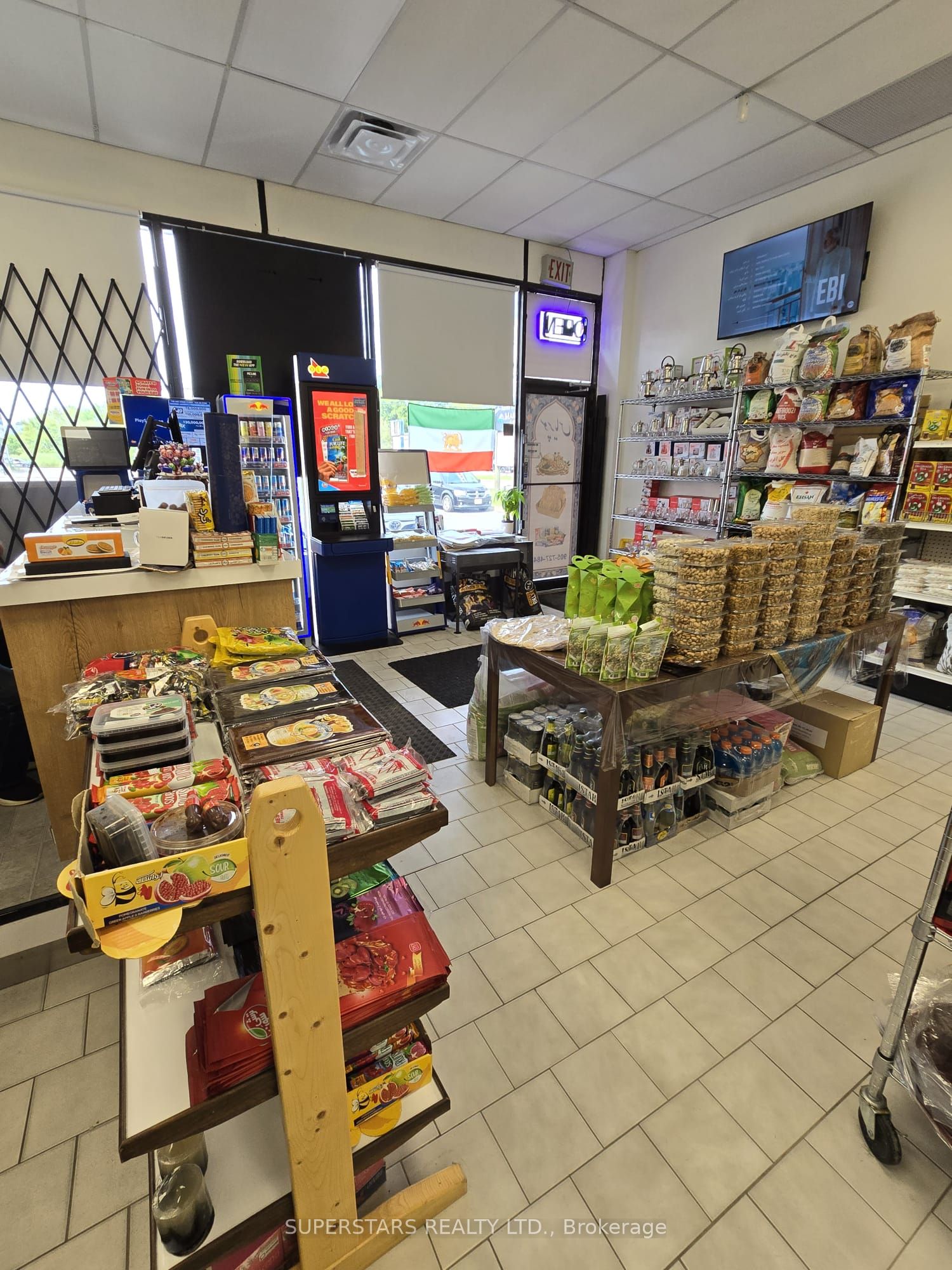 15461 Yonge Street Property Photo 6