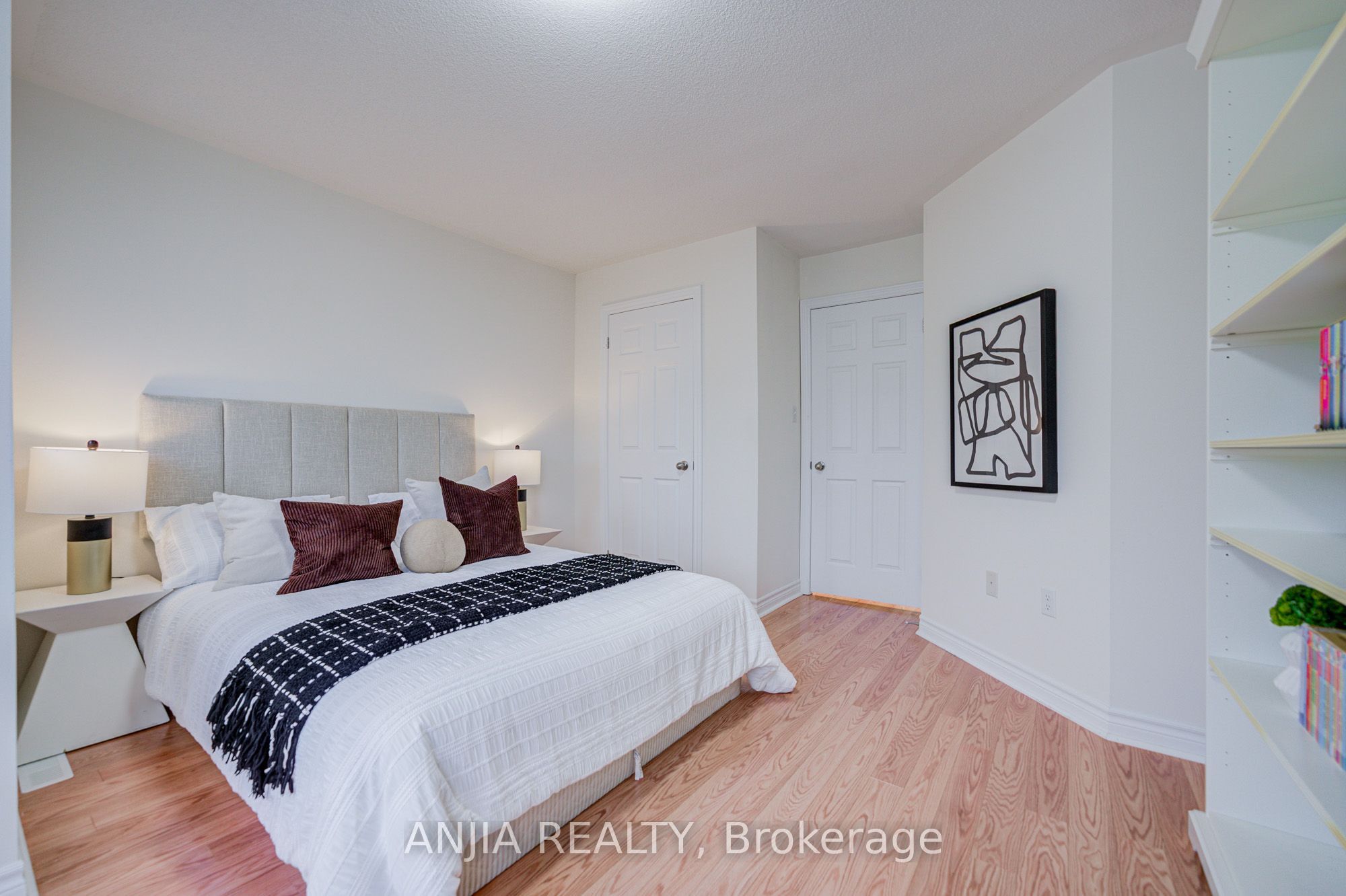 719 Hammersly Boulevard Property Photo 19