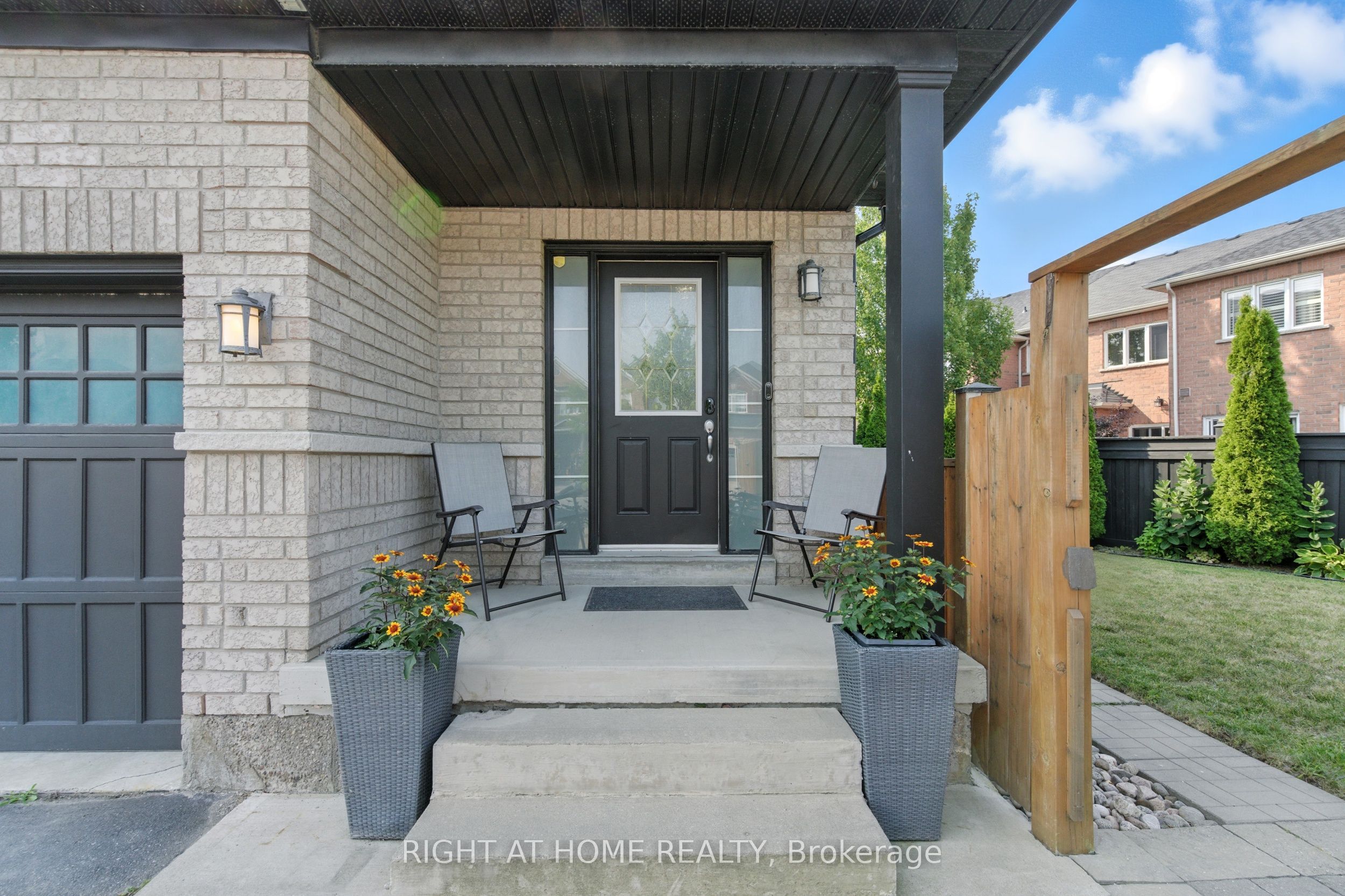 215 Canada Drive Property Photo 3