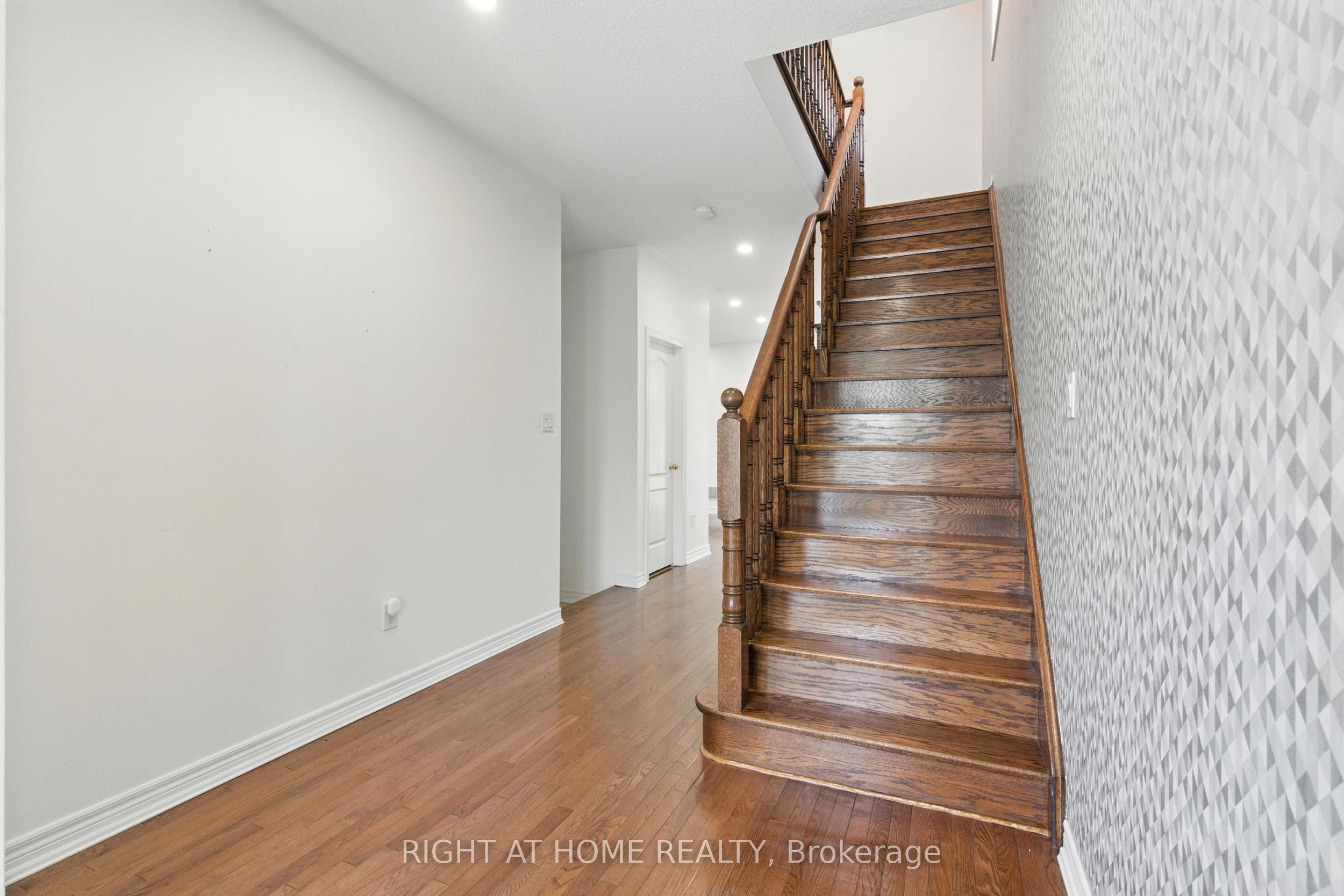 215 Canada Drive Property Photo 5