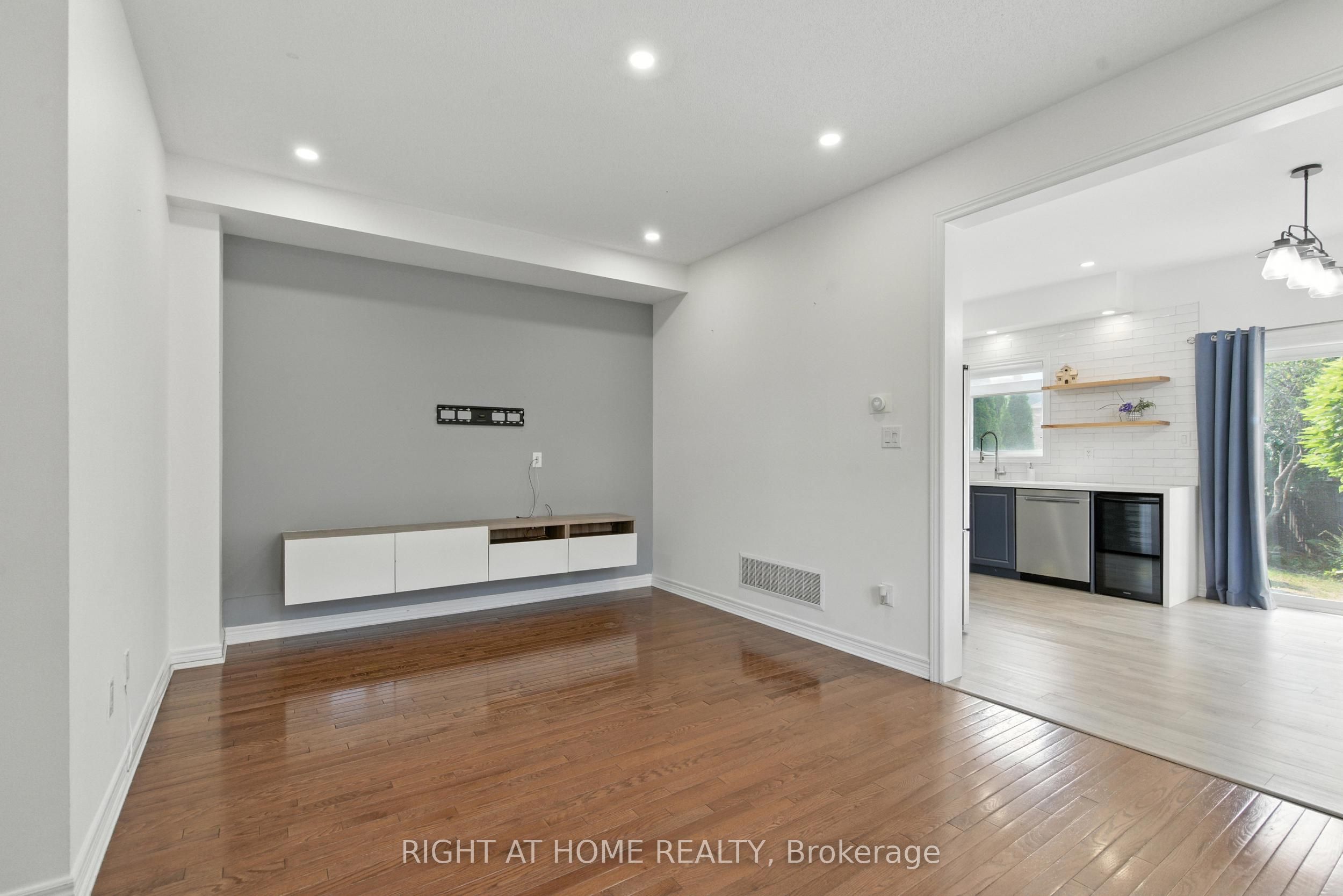 215 Canada Drive Property Photo 7