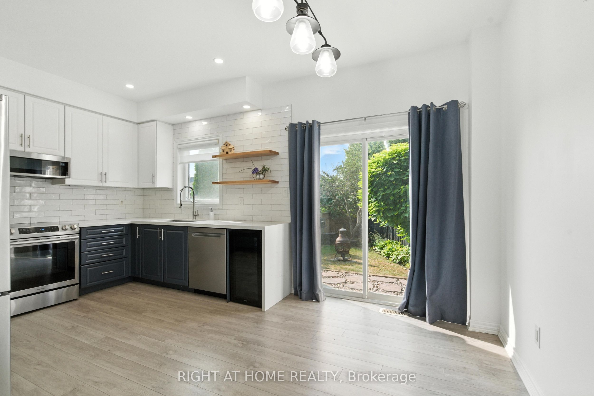 215 Canada Drive Property Photo 11