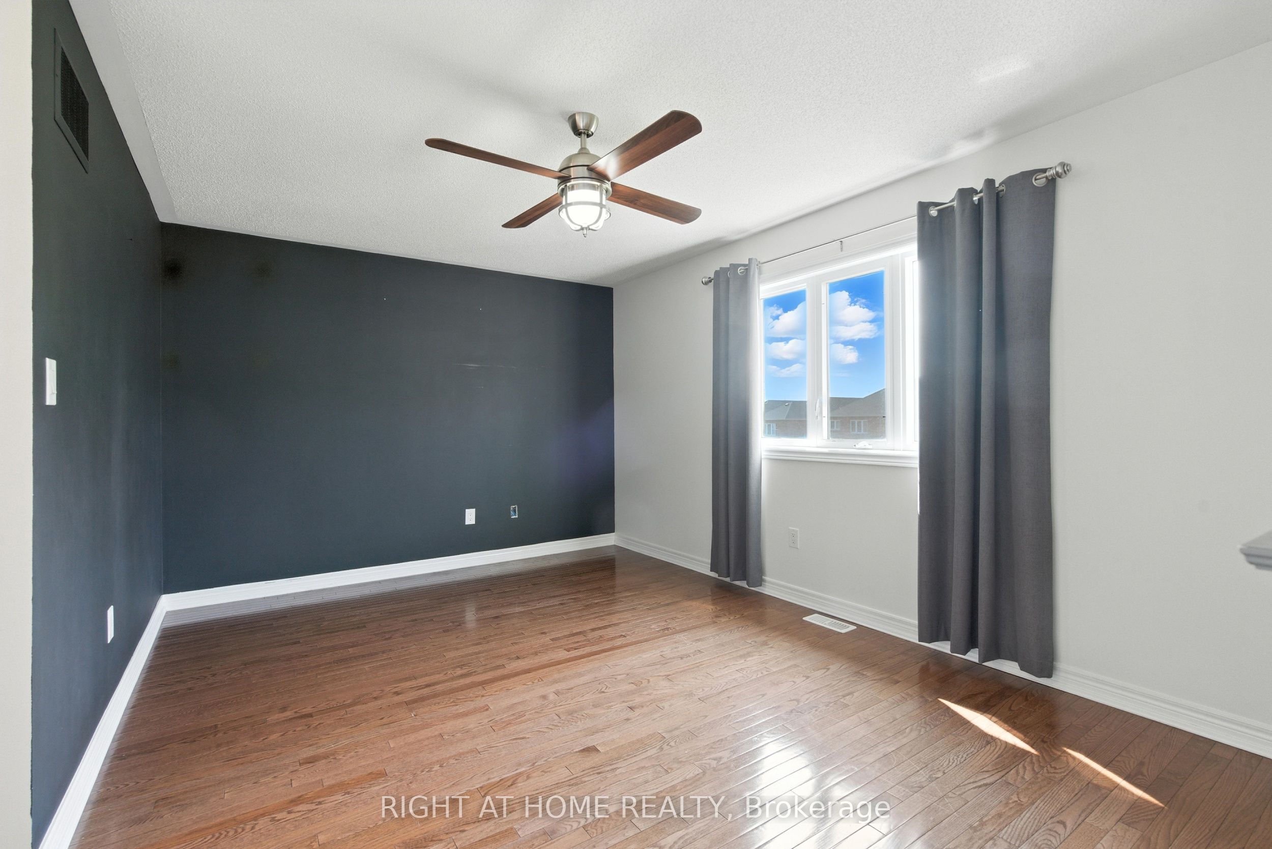 215 Canada Drive Property Photo 16