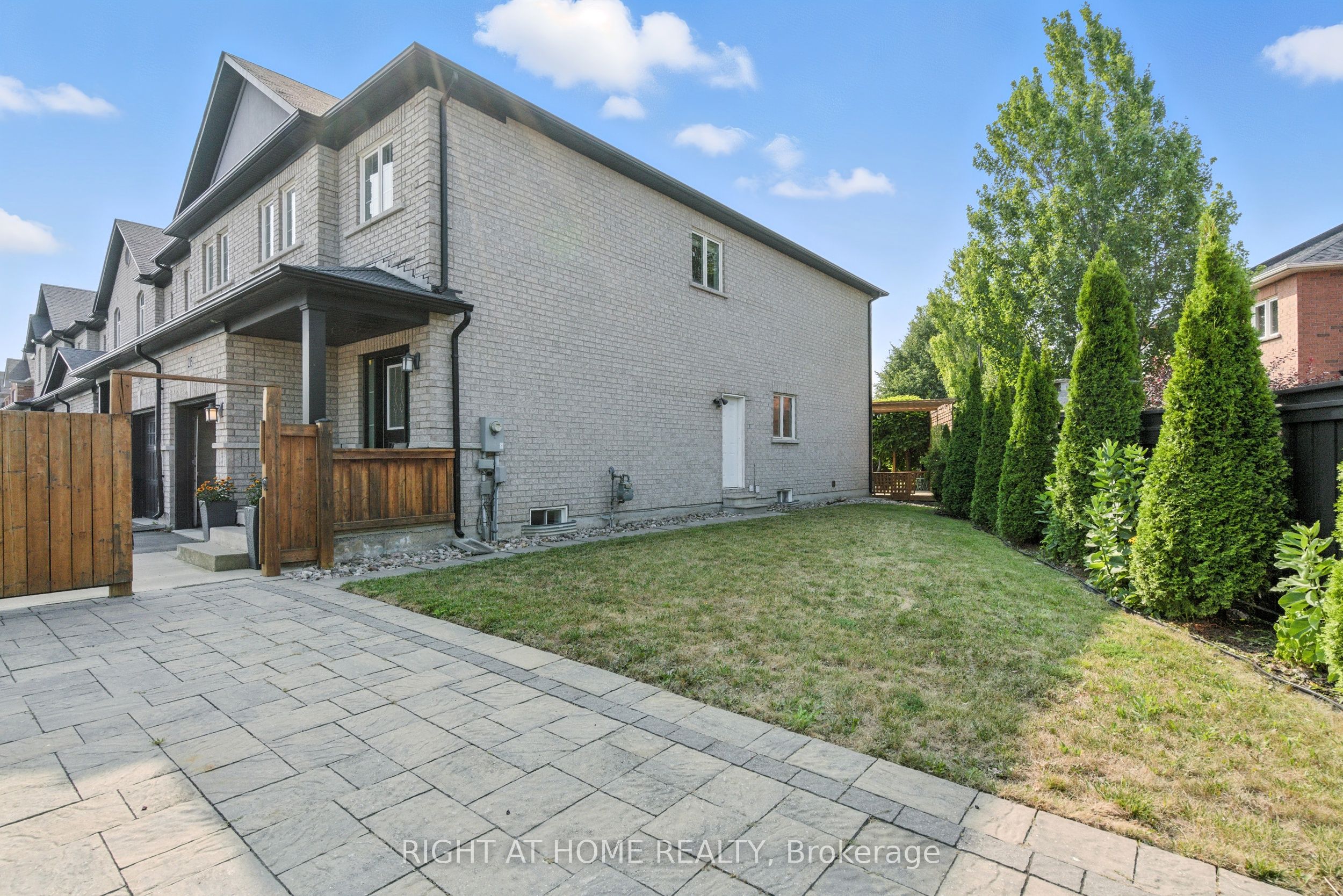 215 Canada Drive Property Photo 33