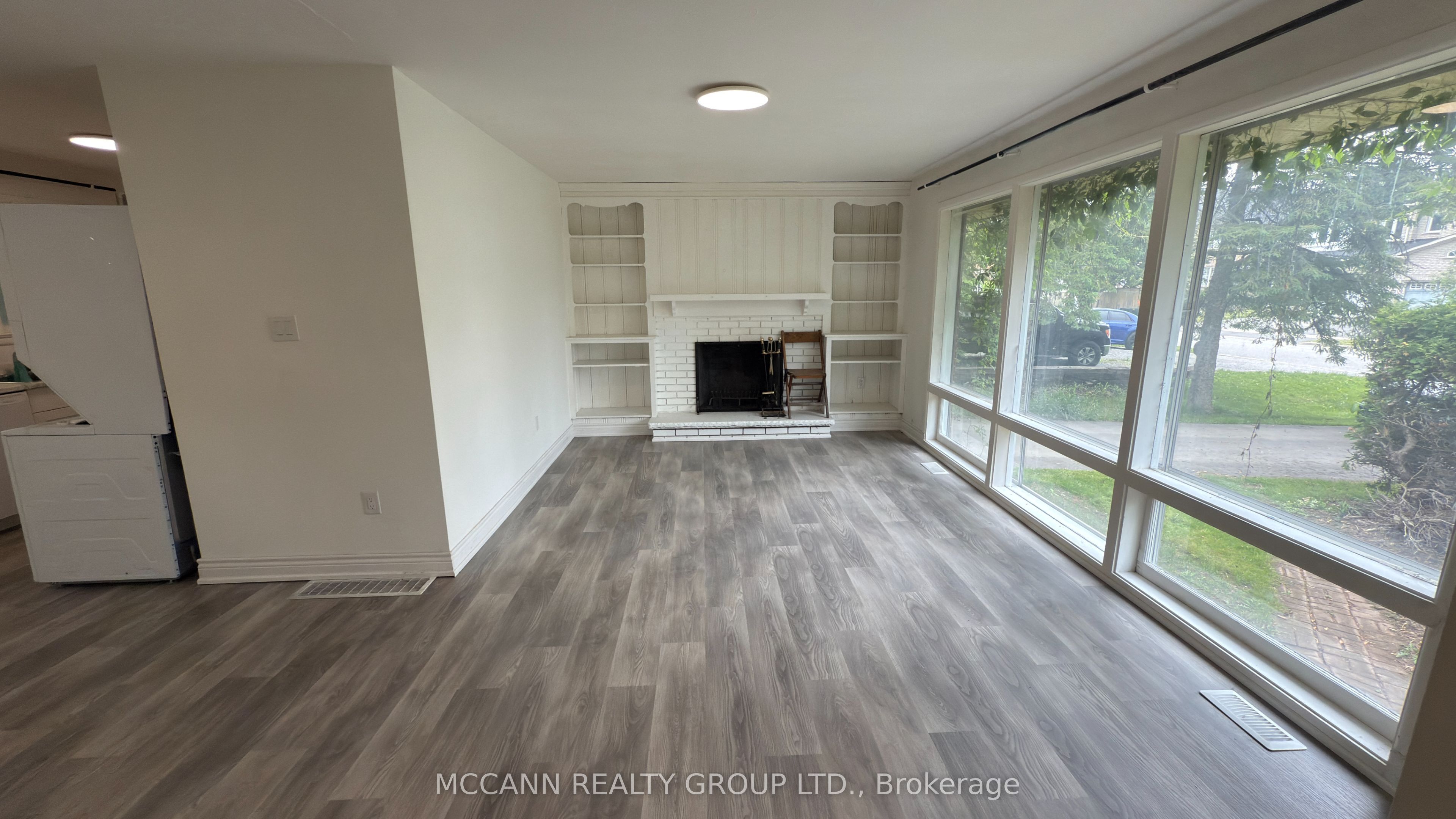 562 Mulock Court A Property Photo 7