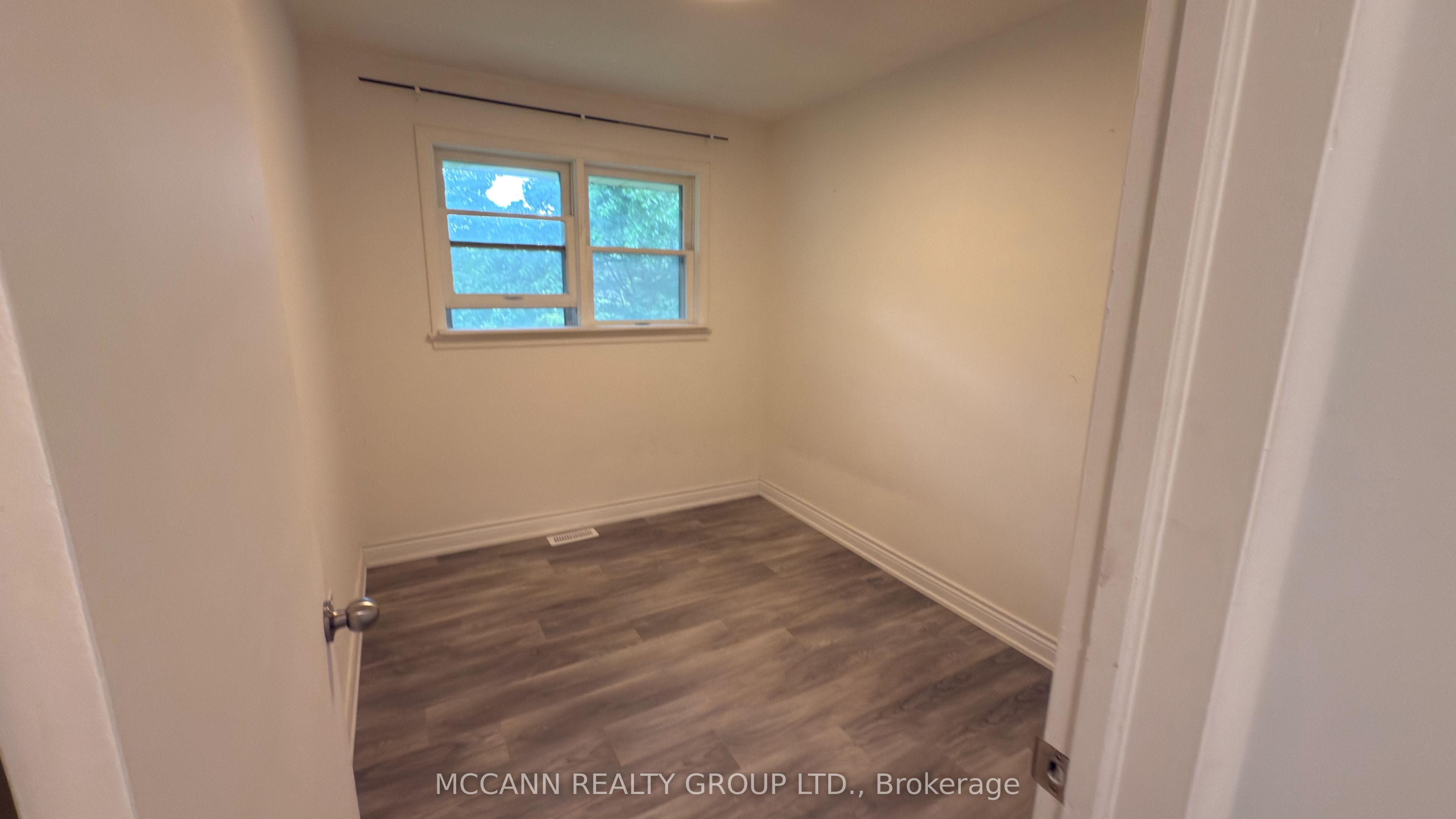 562 Mulock Court A Property Photo 12