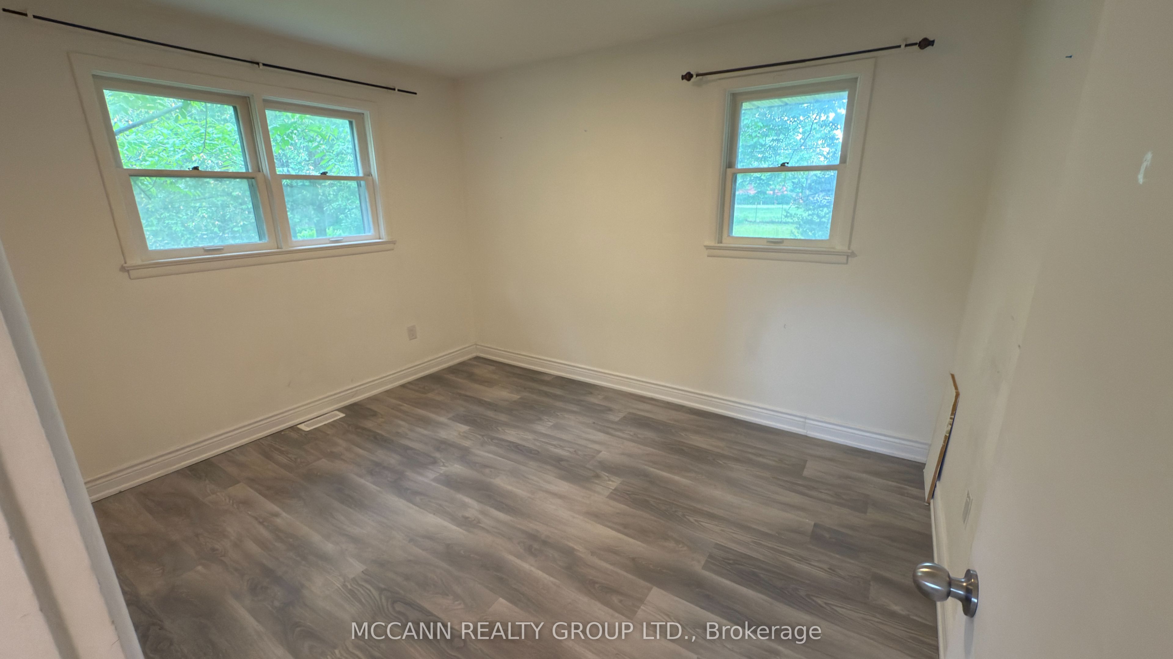 562 Mulock Court A Property Photo 14