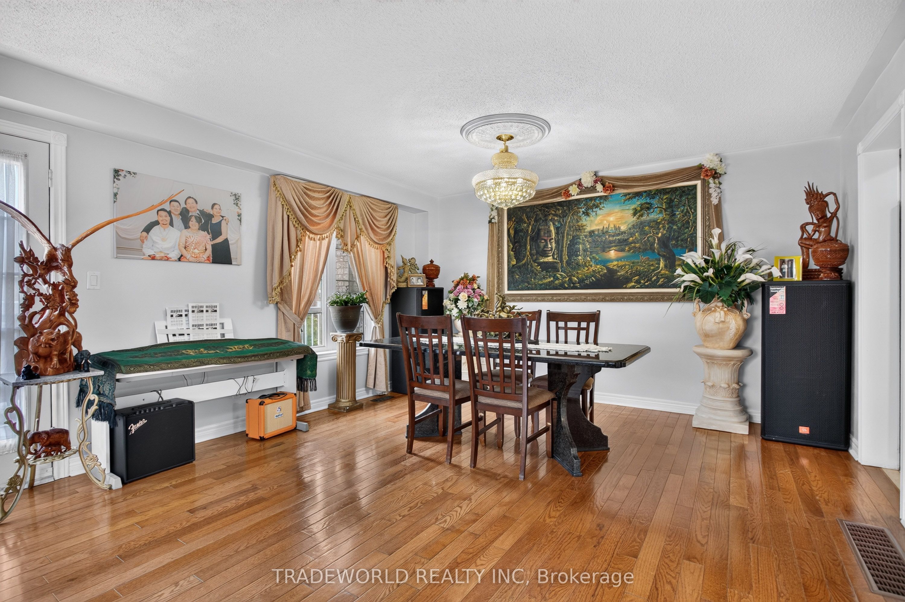 68 Grand Valley Boulevard Property Photo 15