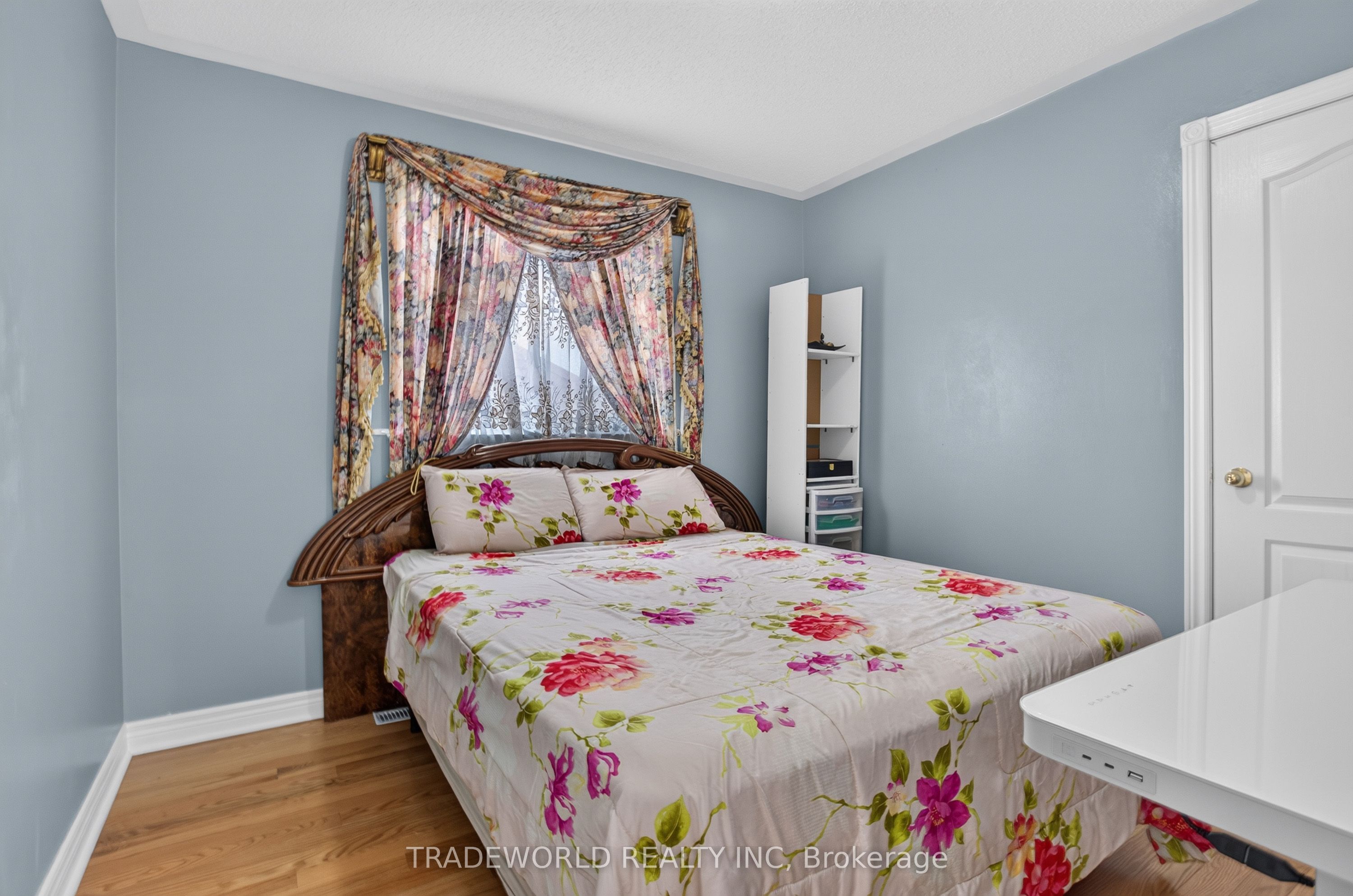 68 Grand Valley Boulevard Property Photo 25