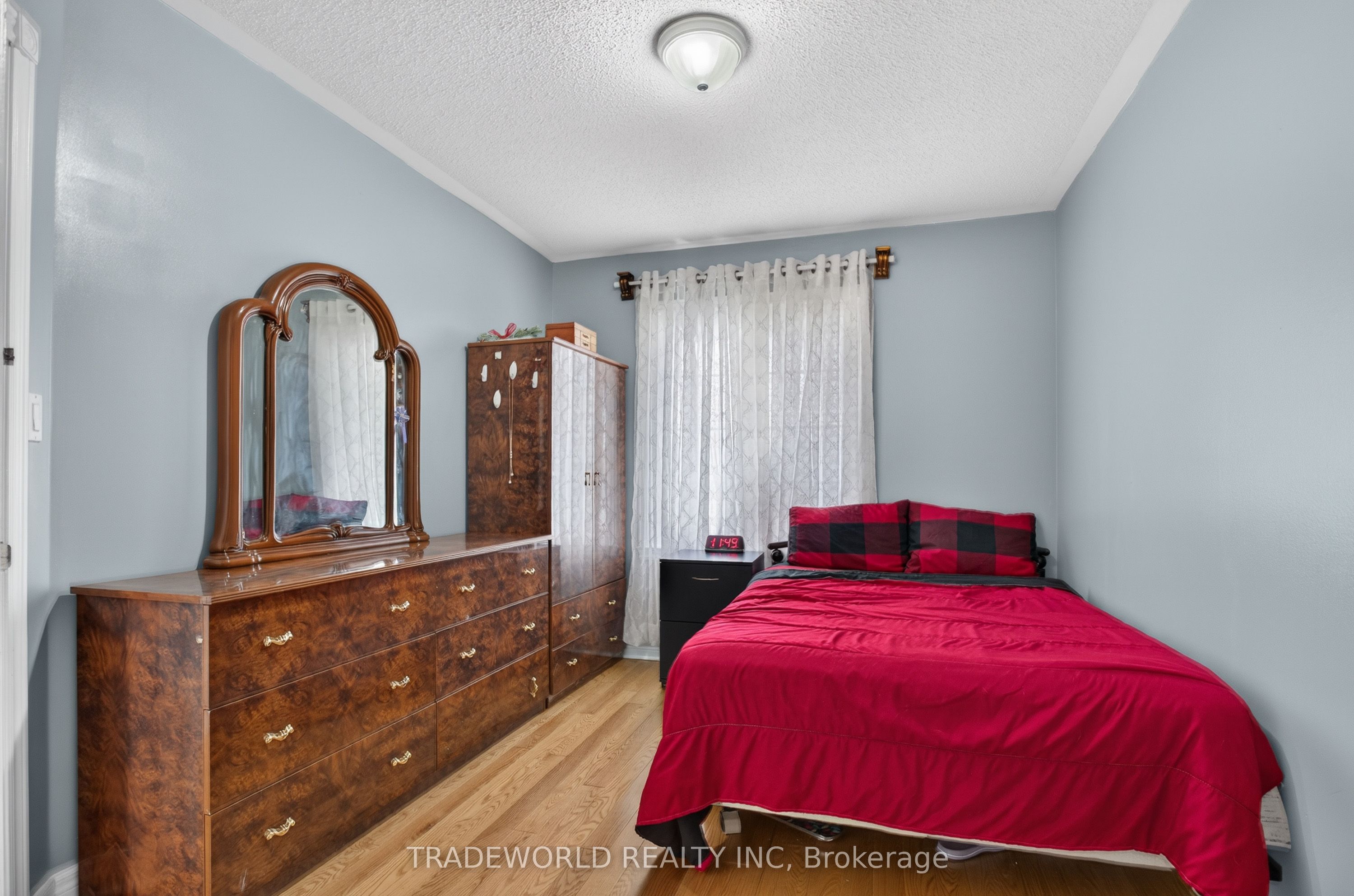 68 Grand Valley Boulevard Property Photo 26