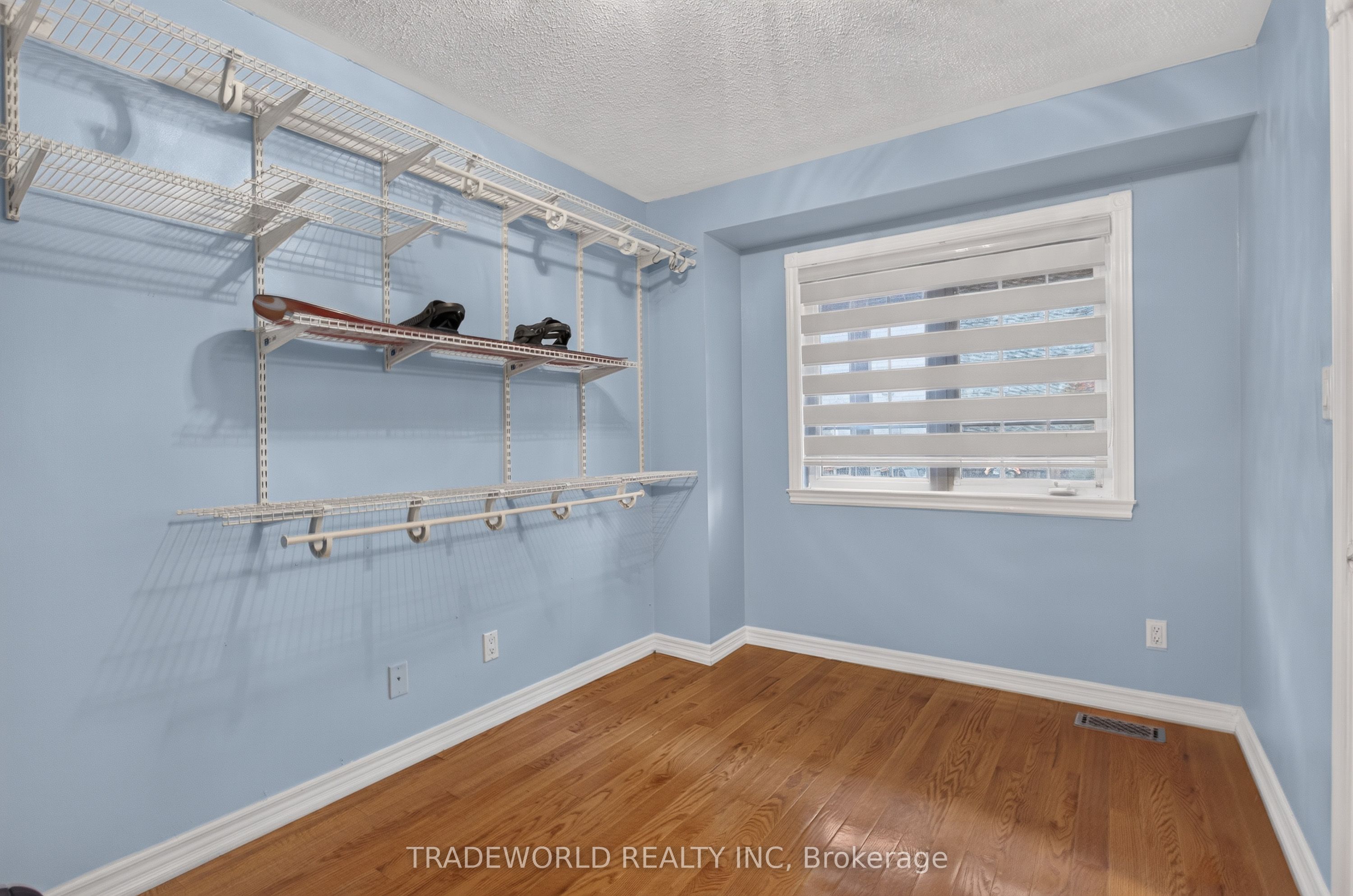 68 Grand Valley Boulevard Property Photo 35