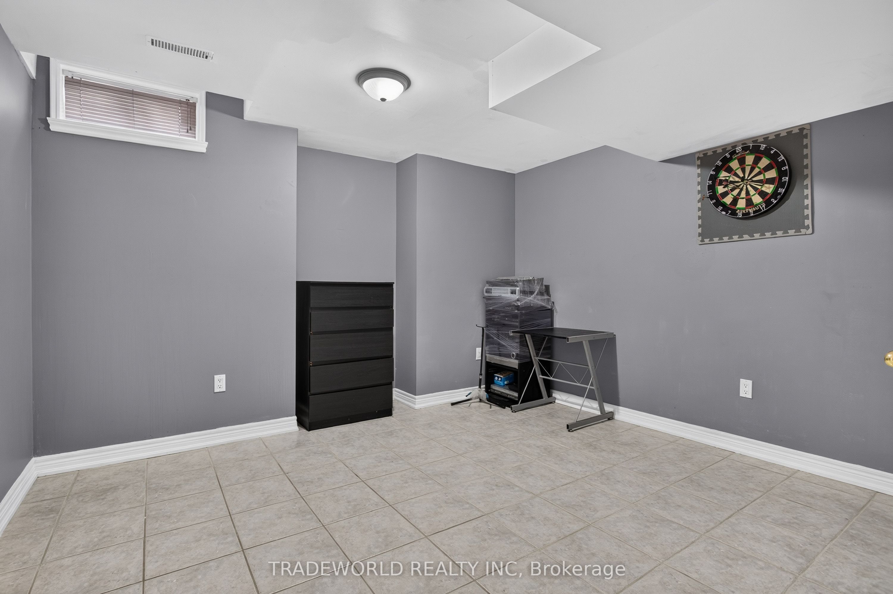 68 Grand Valley Boulevard Property Photo 37