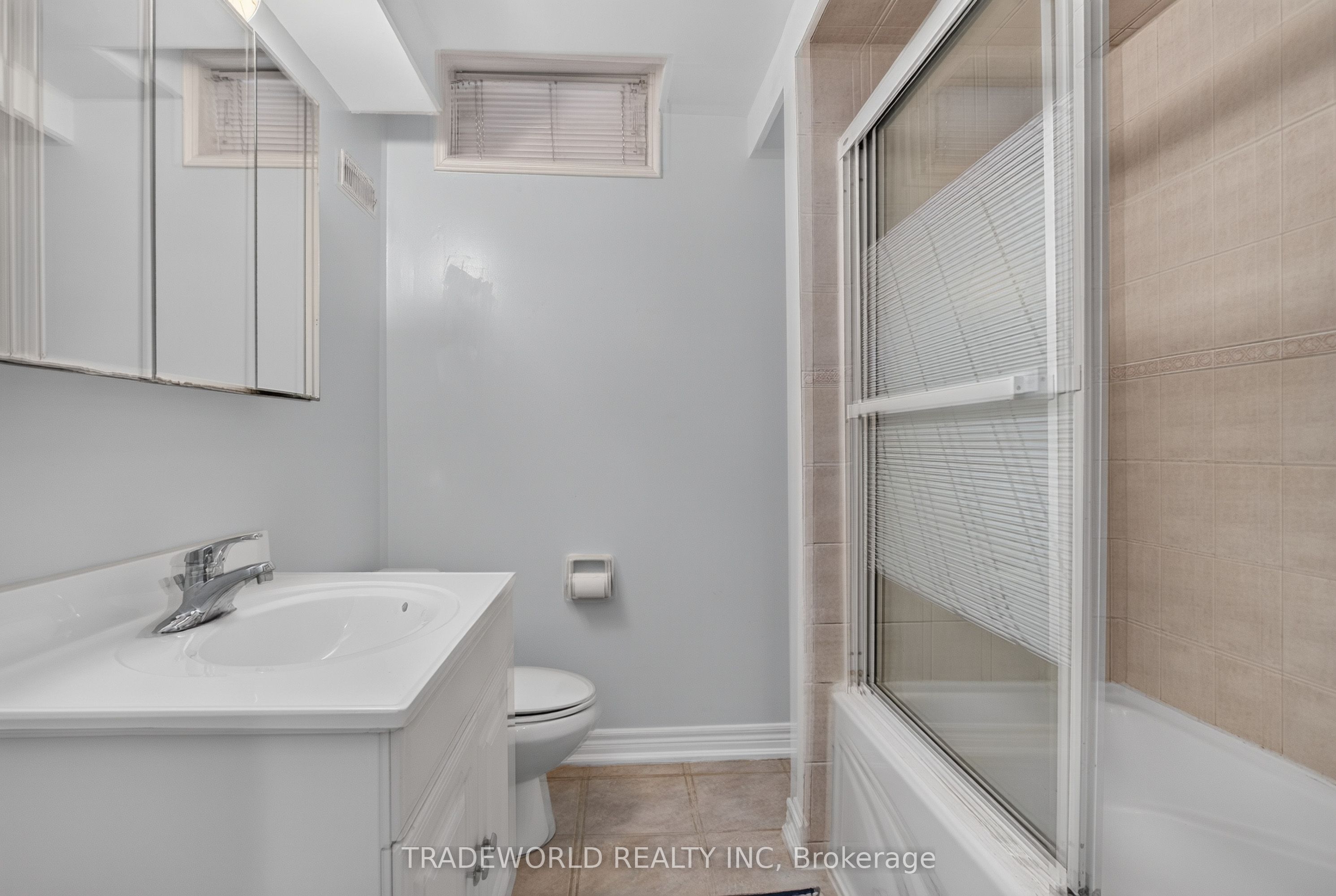 68 Grand Valley Boulevard Property Photo 39