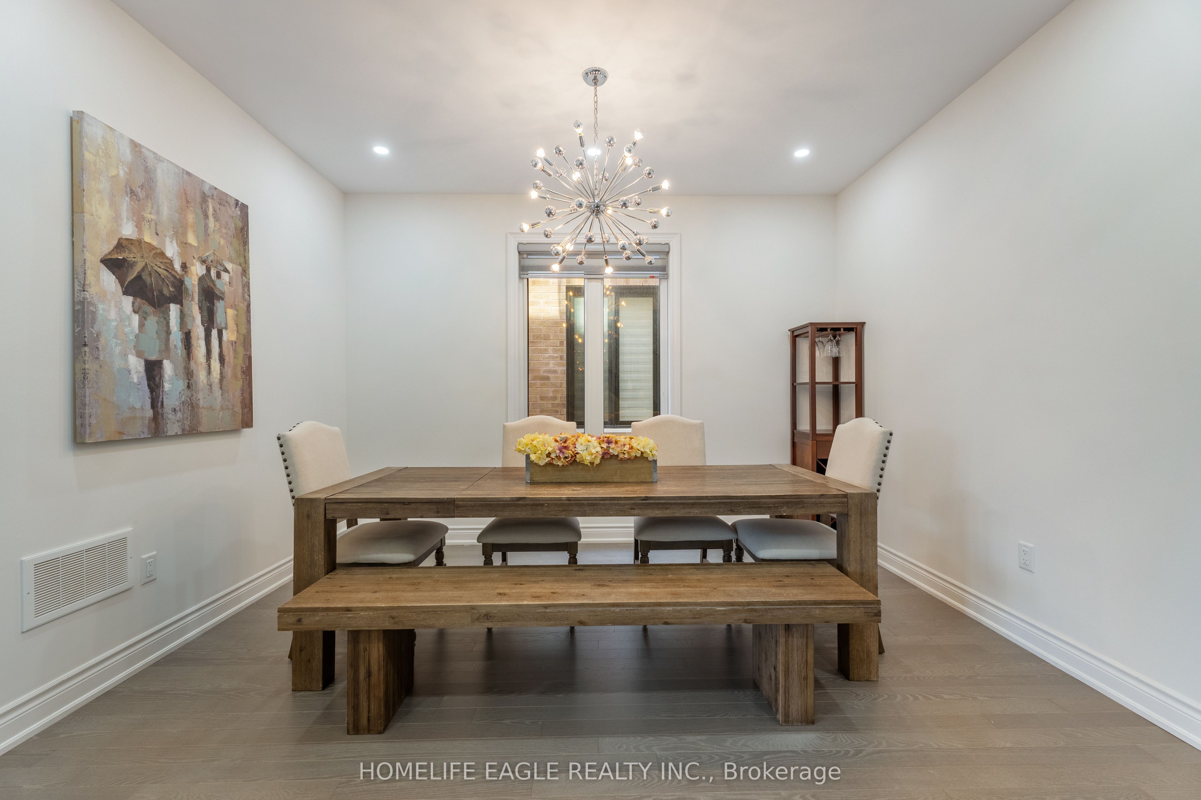 58 Tesla Crescent Property Photo 4