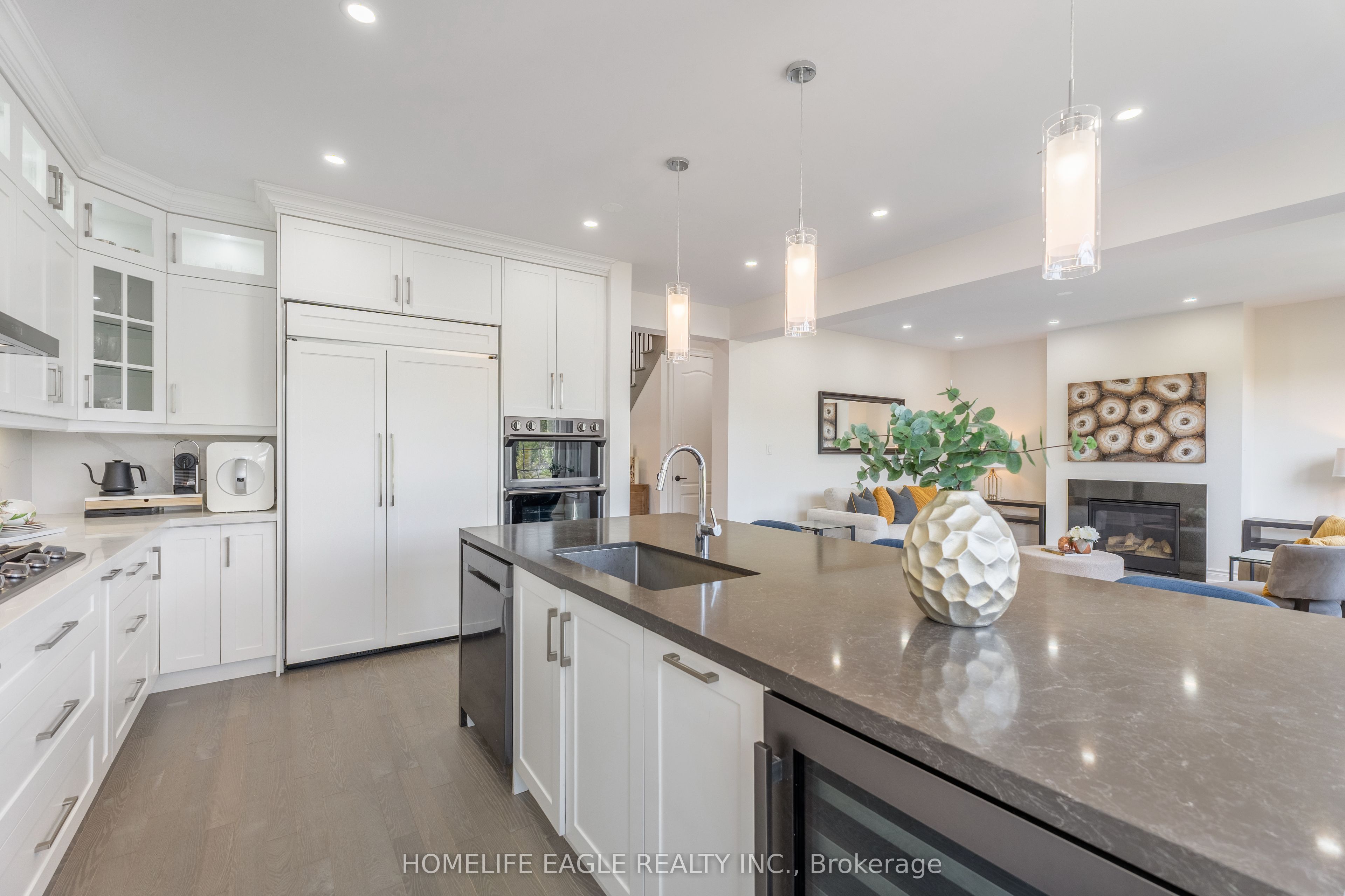 58 Tesla Crescent Property Photo 6
