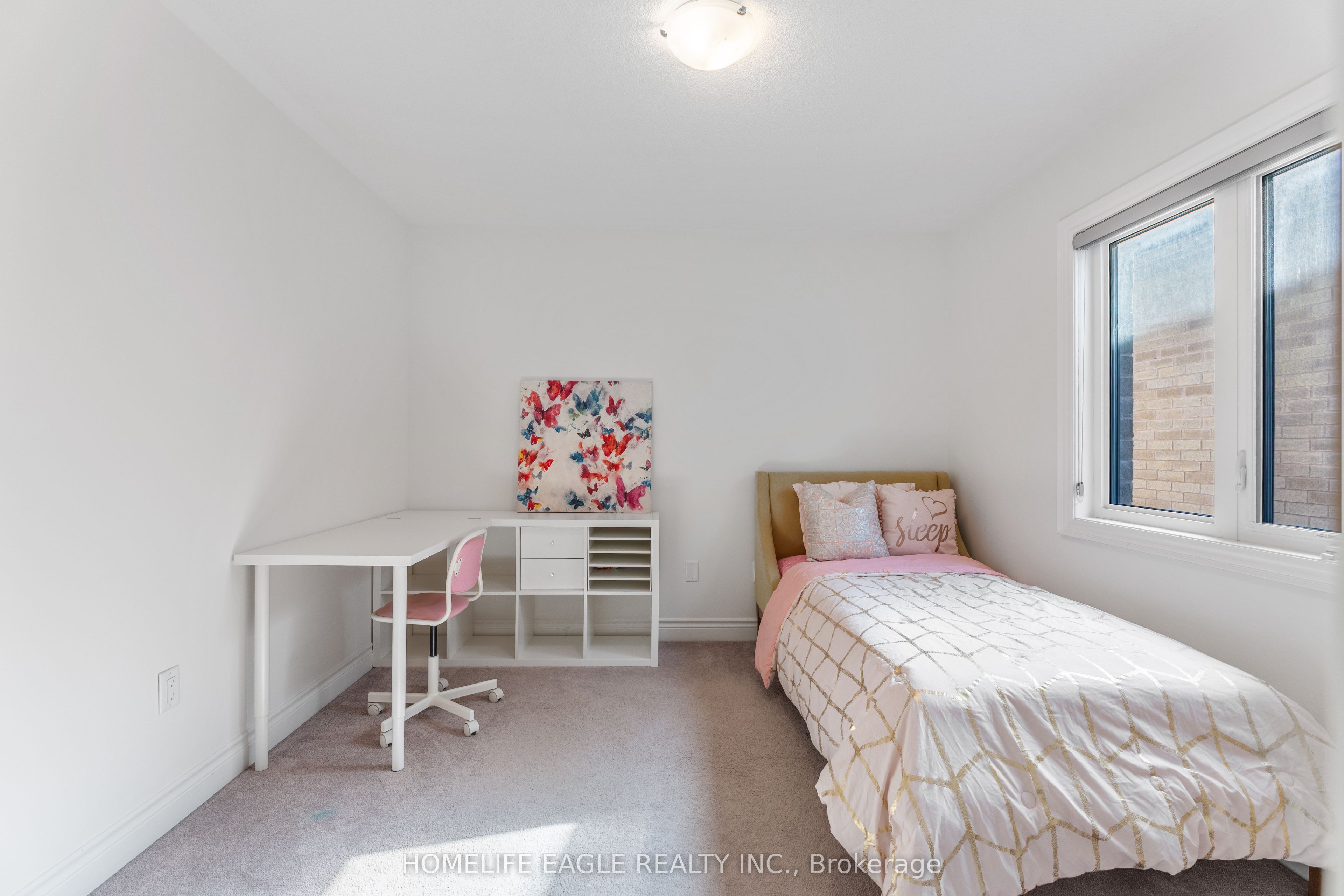 58 Tesla Crescent Property Photo 12