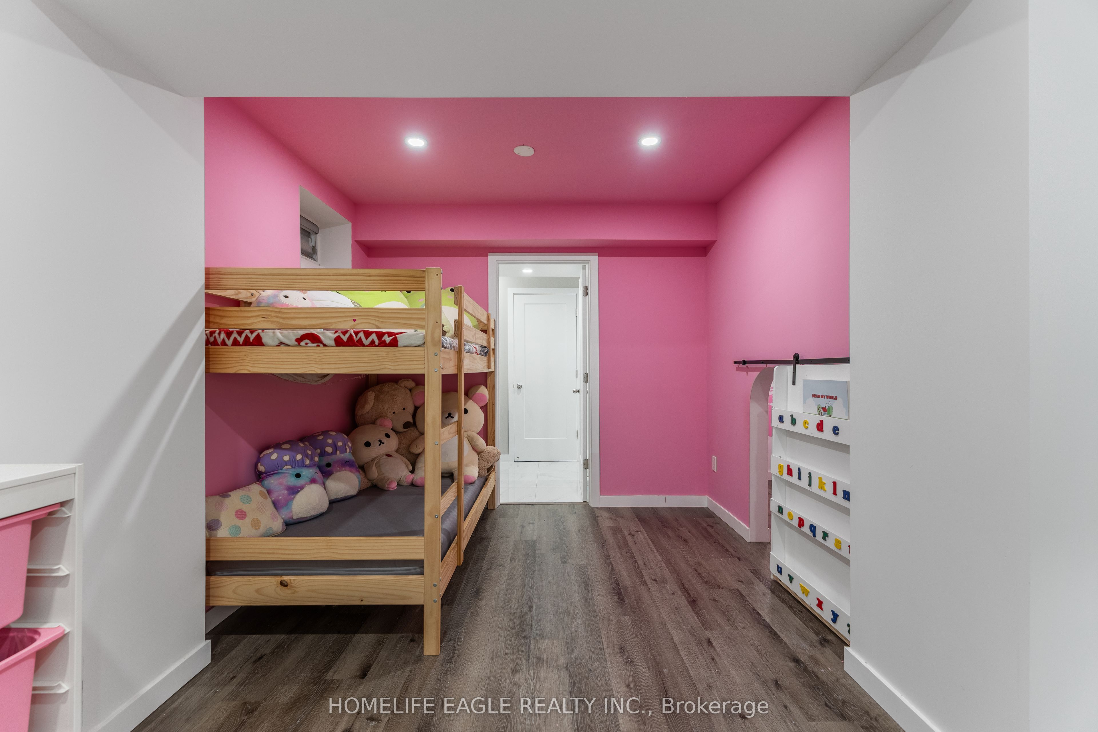 58 Tesla Crescent Property Photo 18