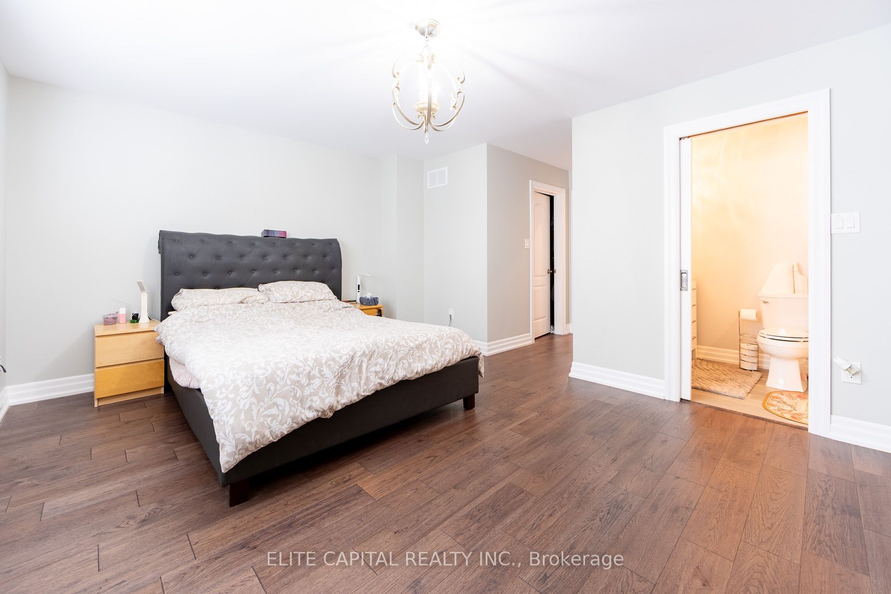 405 King Street E Property Photo 9