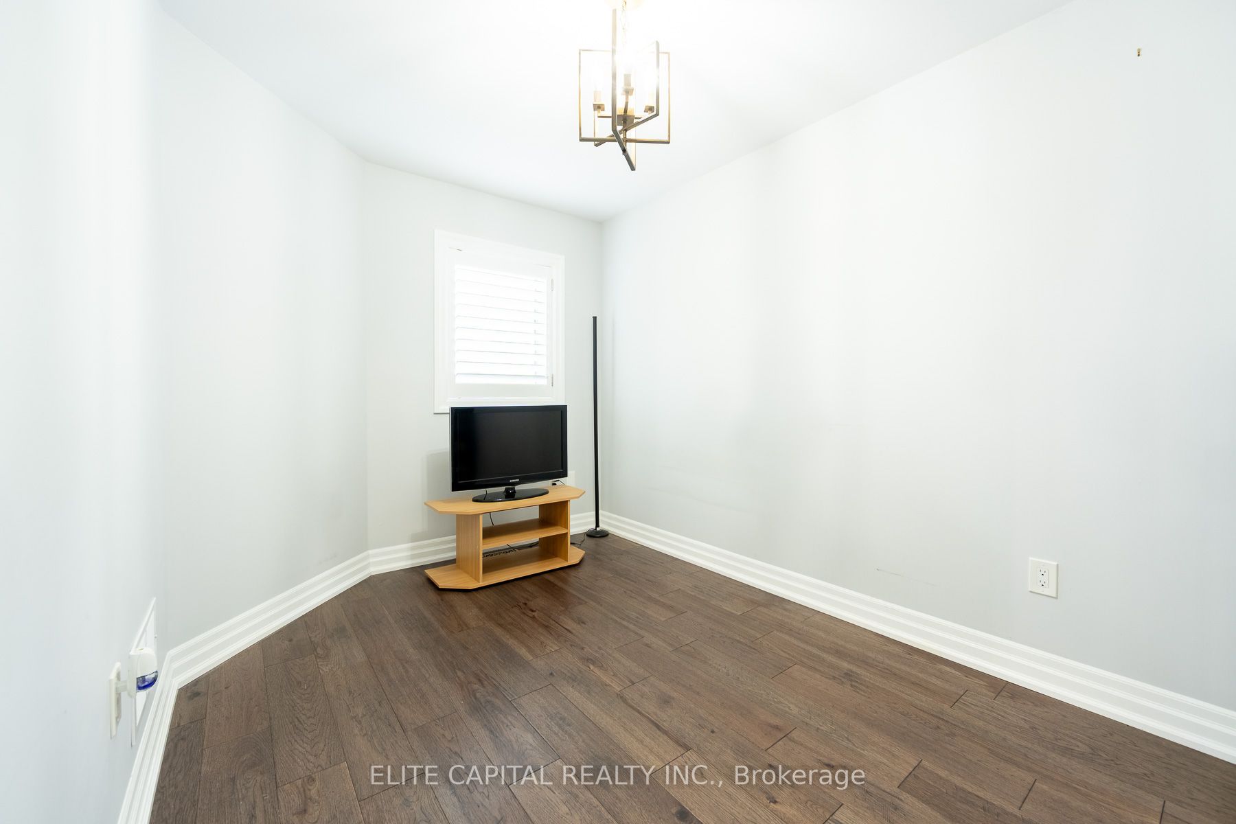 405 King Street E Property Photo 12